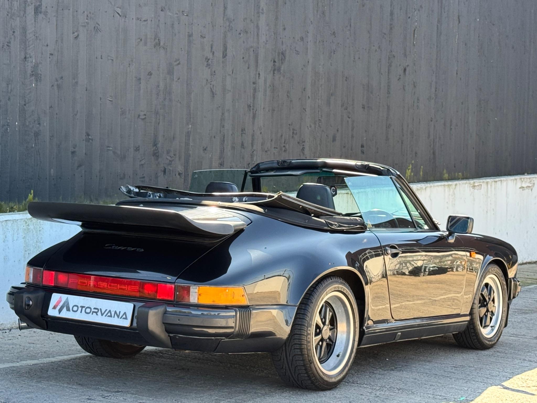 Porsche 911 view 20