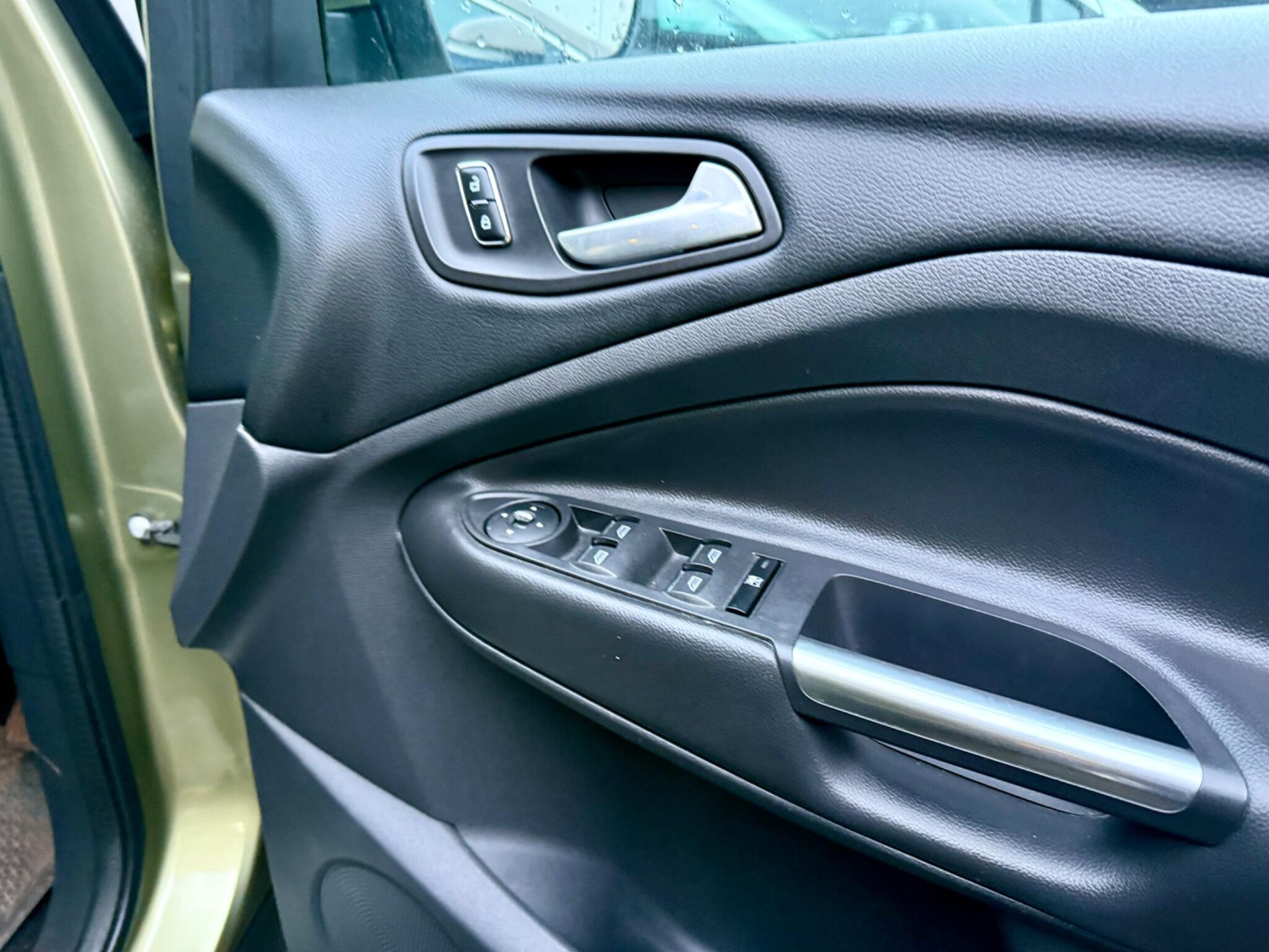 2013 Ford Kuga image 26