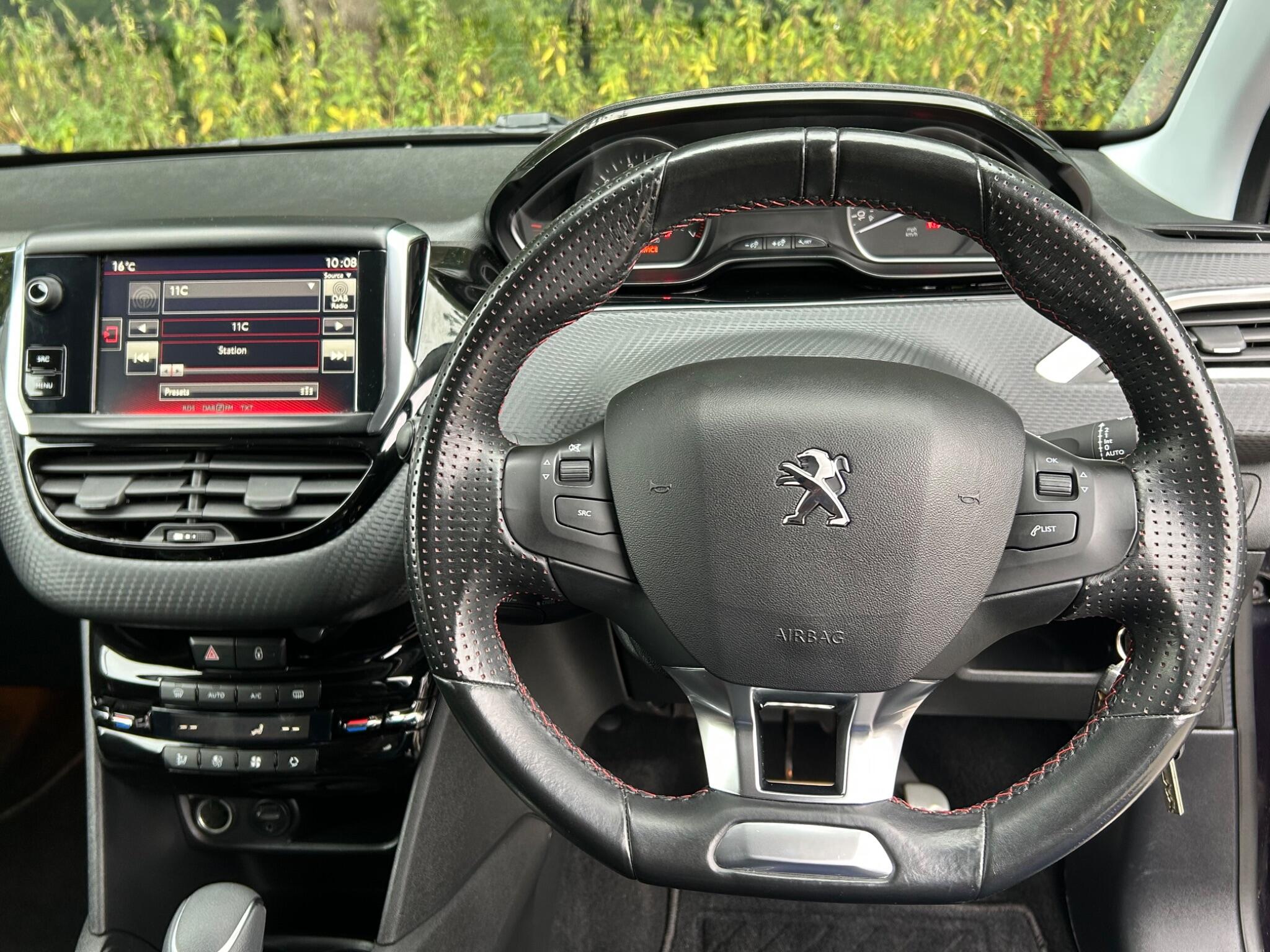 Peugeot 208 view 37