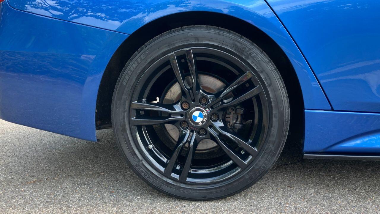 BMW 3 Series view 11