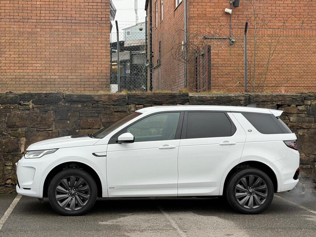 Land Rover Discovery Sport view 4