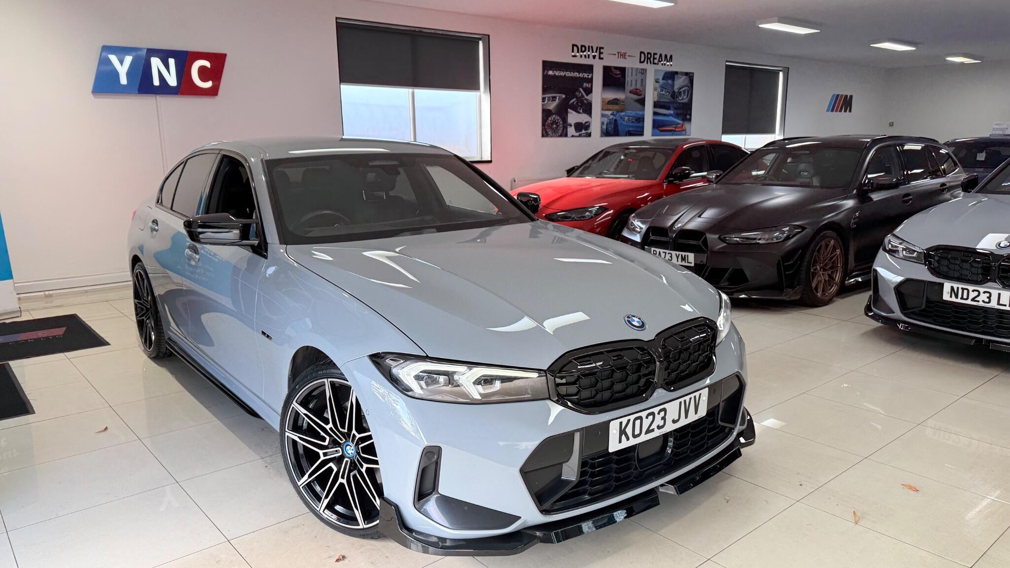 BMW 3 Series view 36