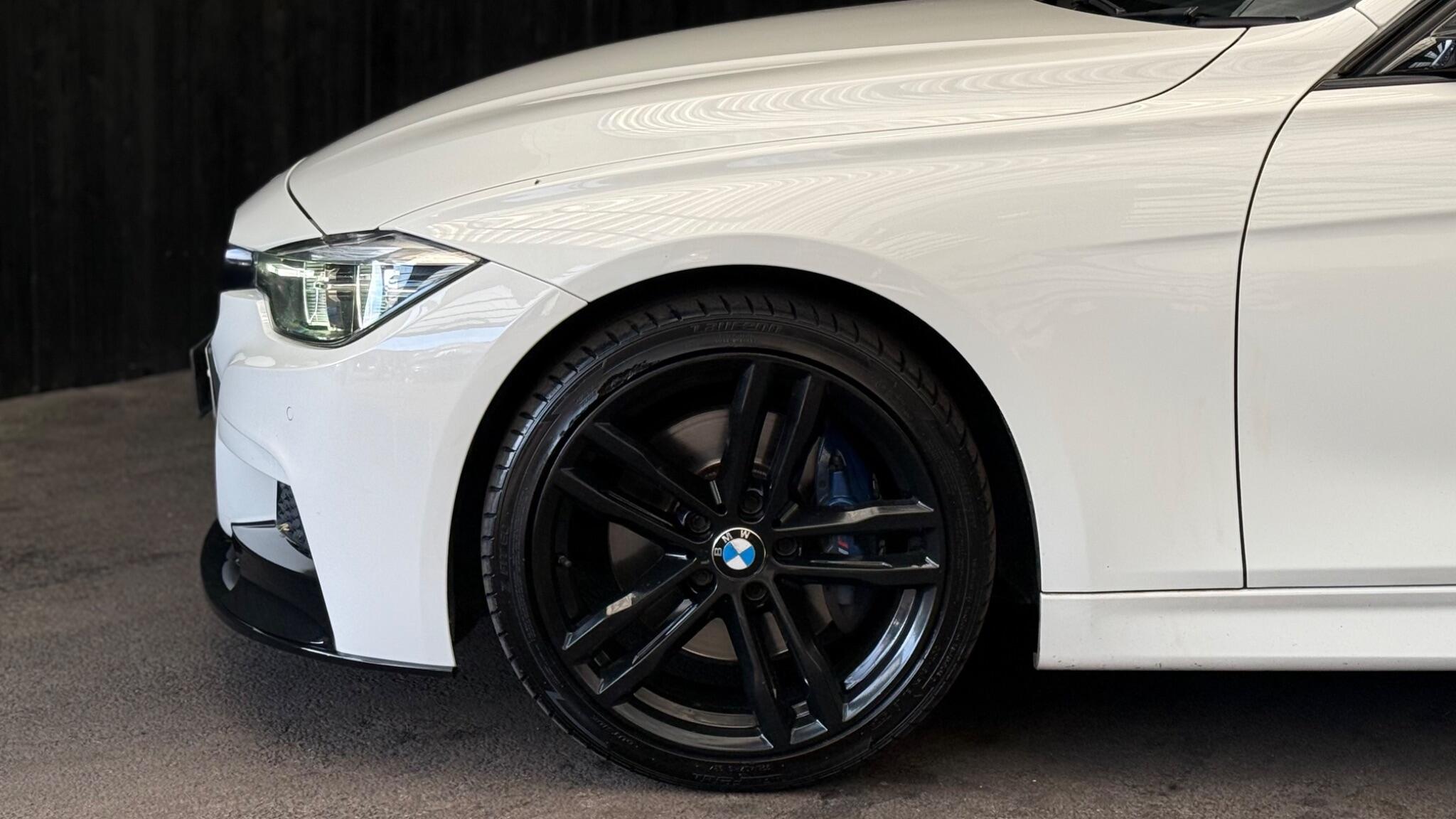 BMW 3 Series view 21