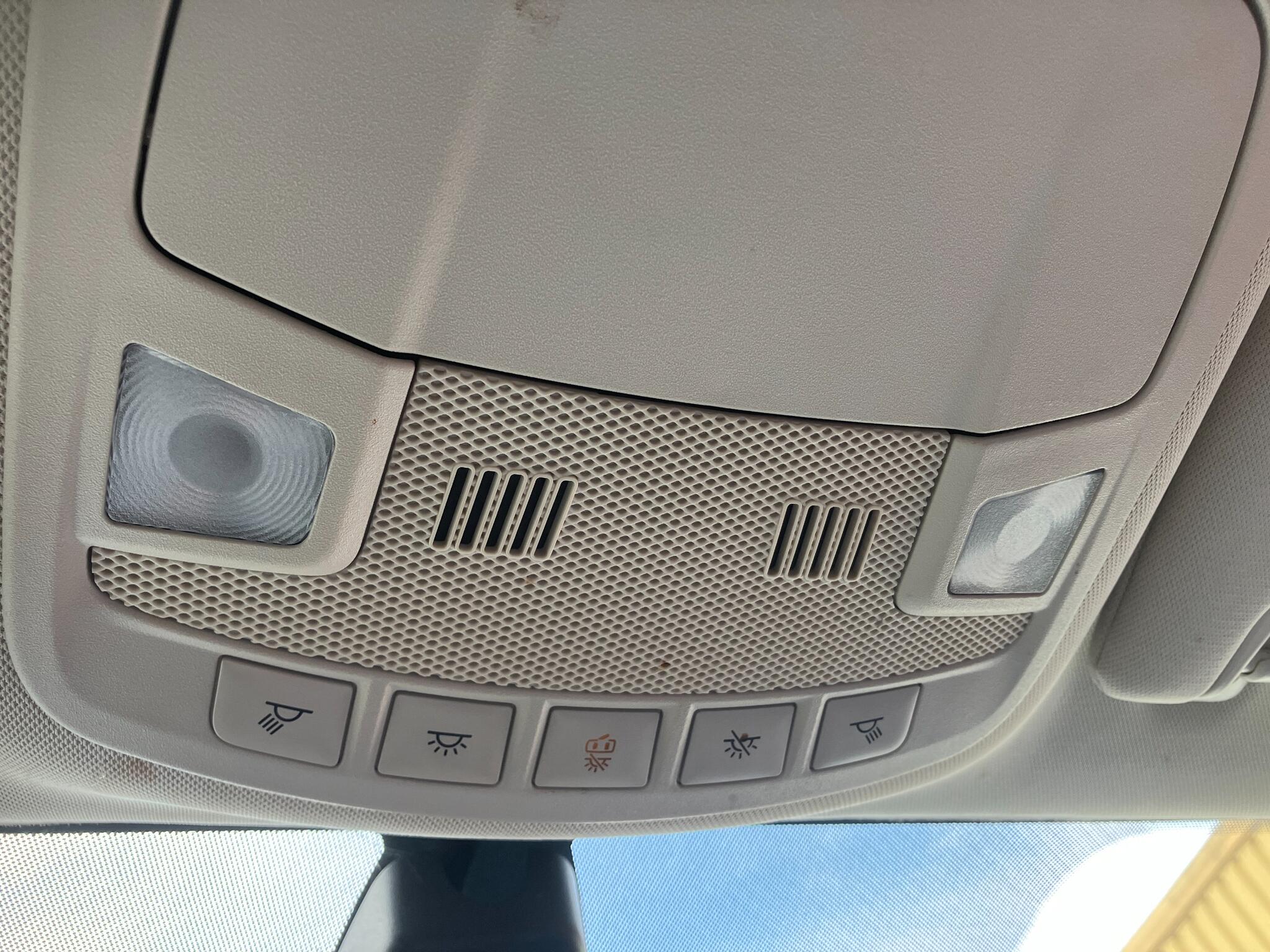 Ford Mondeo view 22