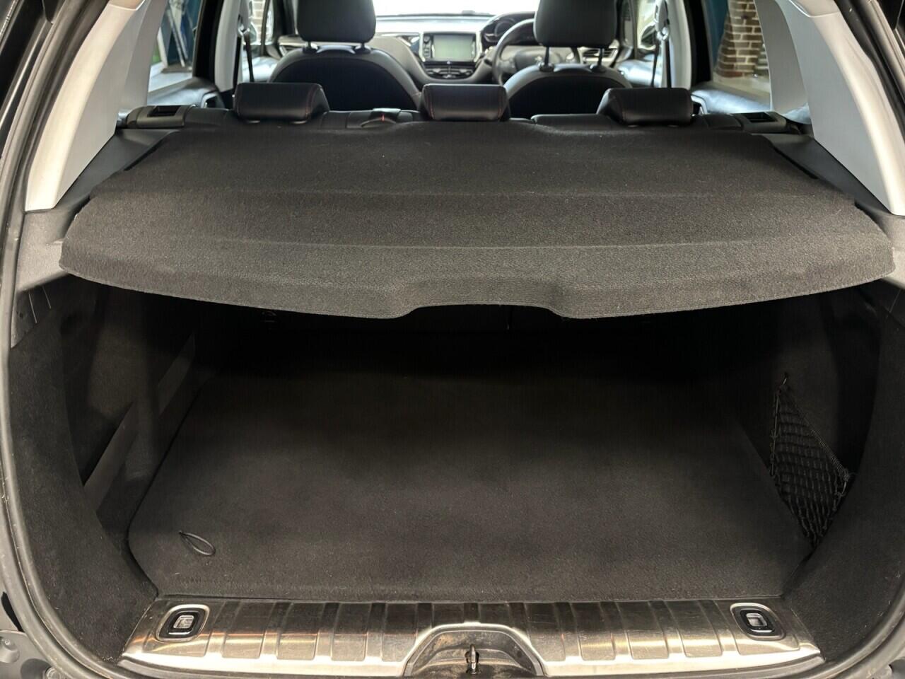 Peugeot 2008 view 20