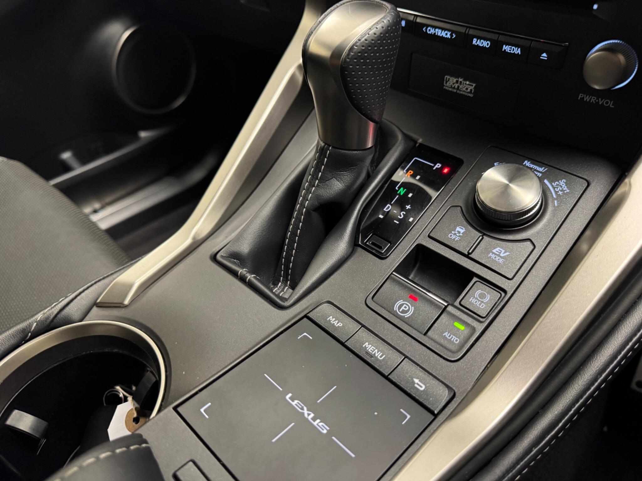 Lexus NX view 9