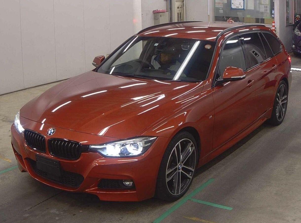 BMW 3 Series view 2