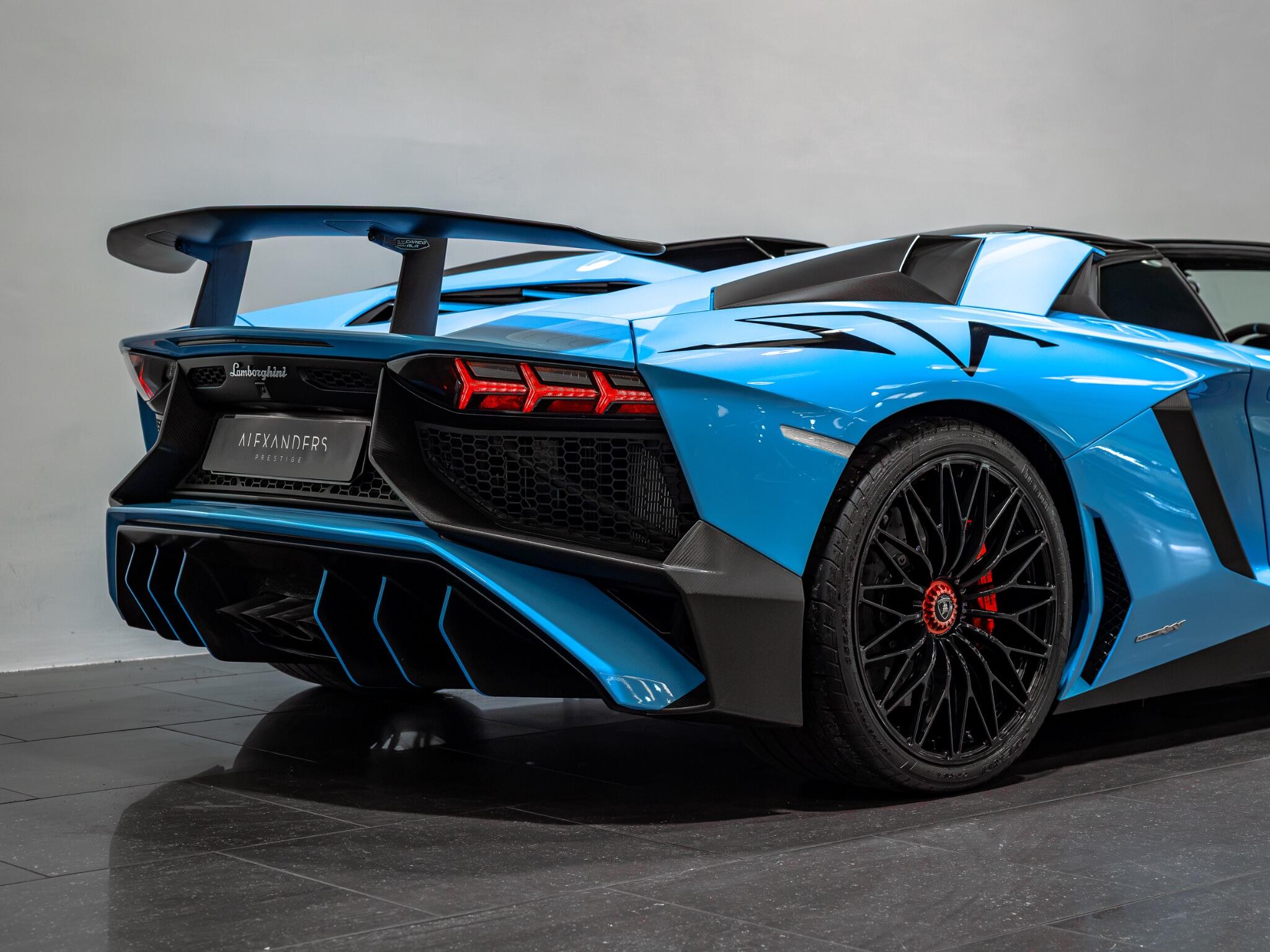 Lamborghini Aventador view 16