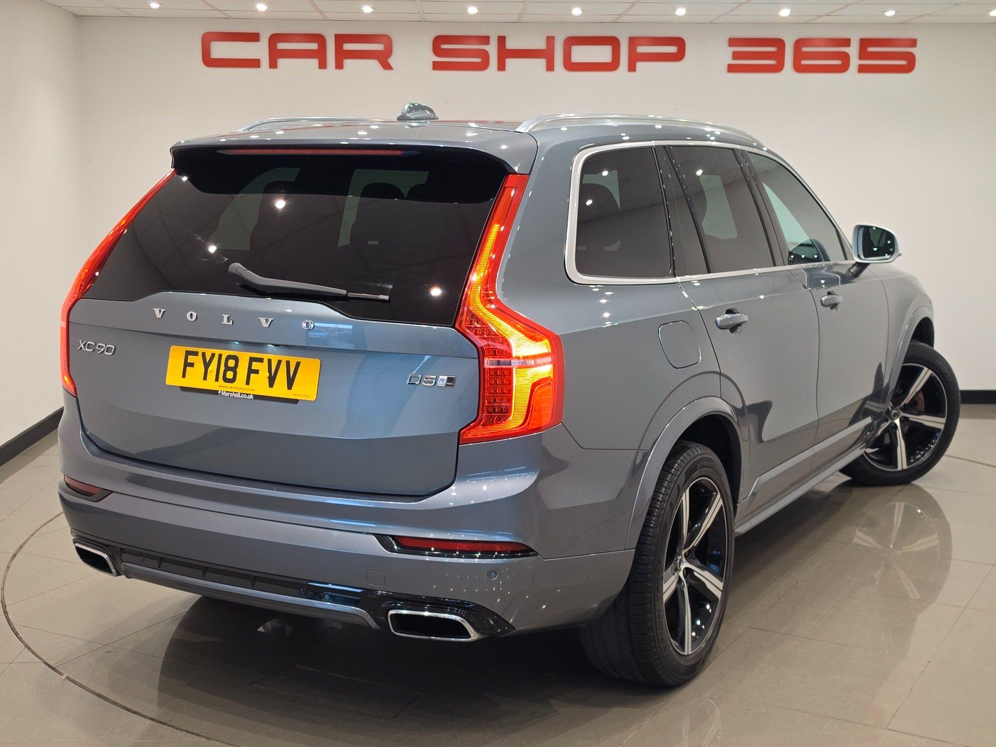 Volvo XC90 view 9