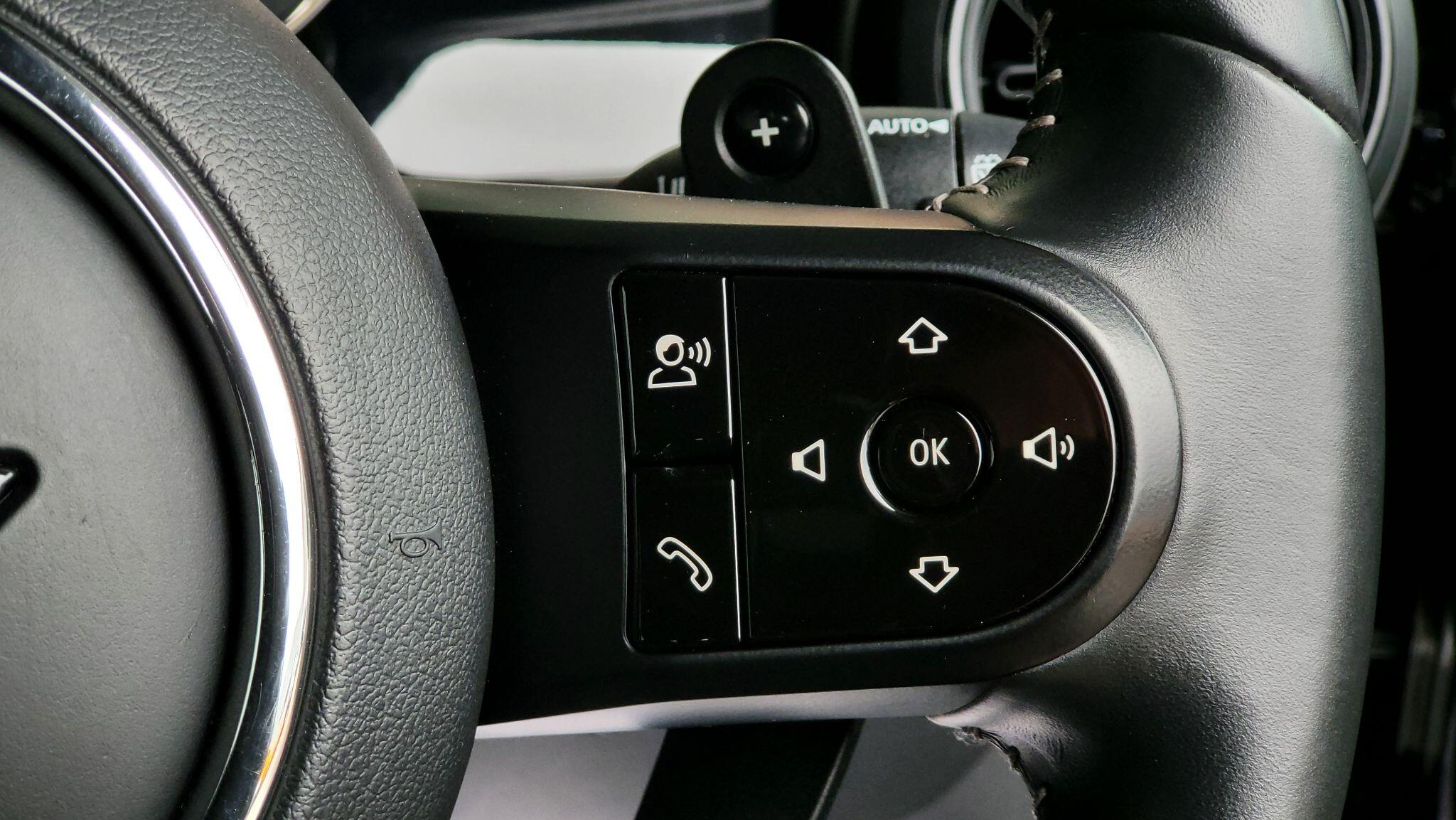 Mini Hatch view 16