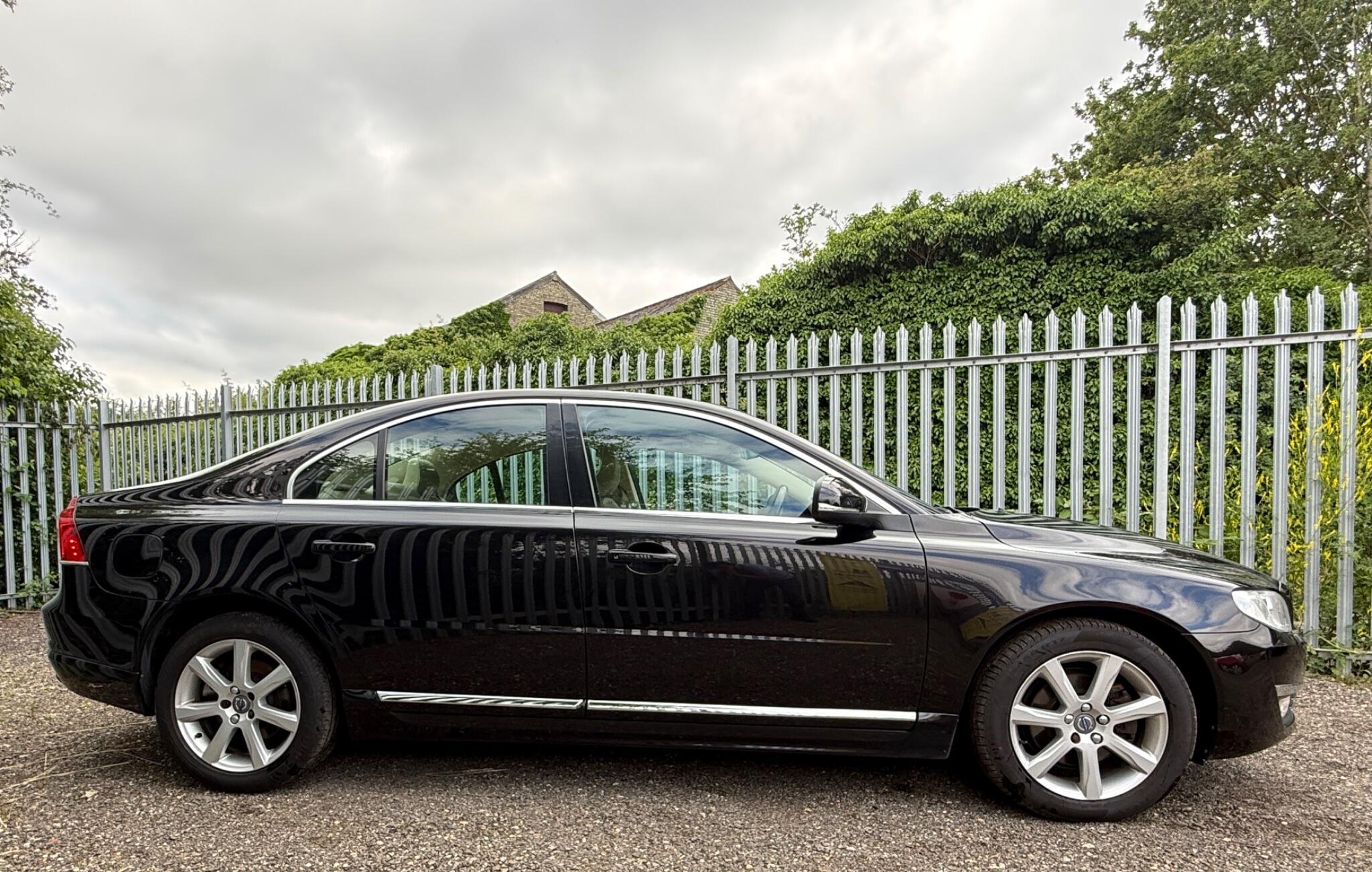 2015 Volvo S80 image 14