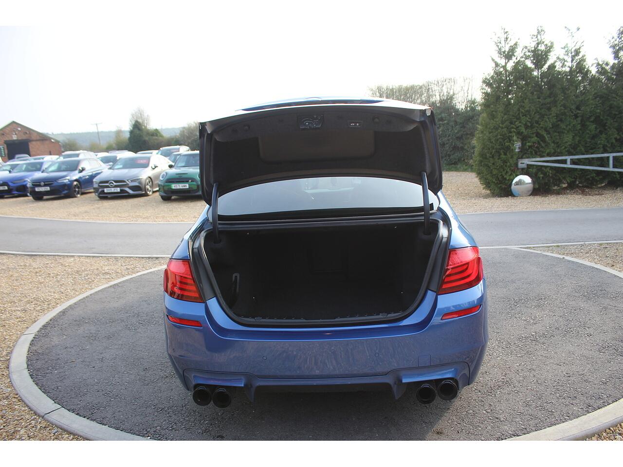 BMW M5 view 37