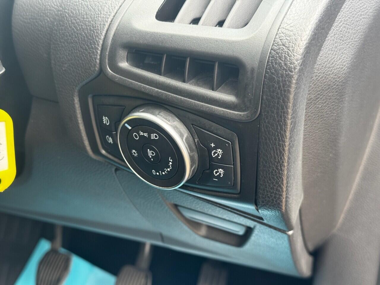 Ford Focus view 34
