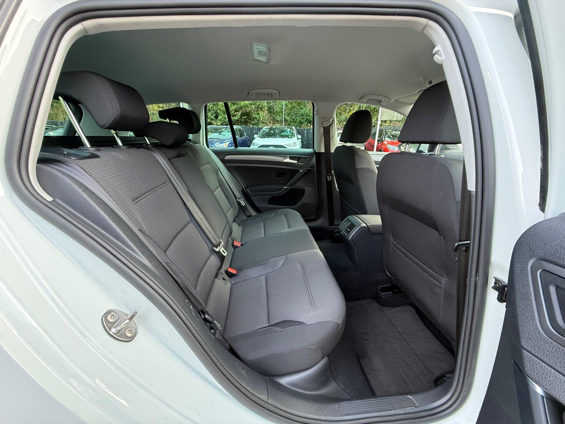 Volkswagen Golf view 17