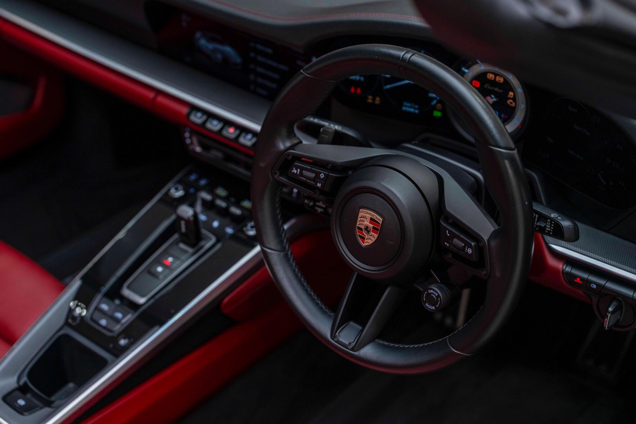 Porsche 911 view 38