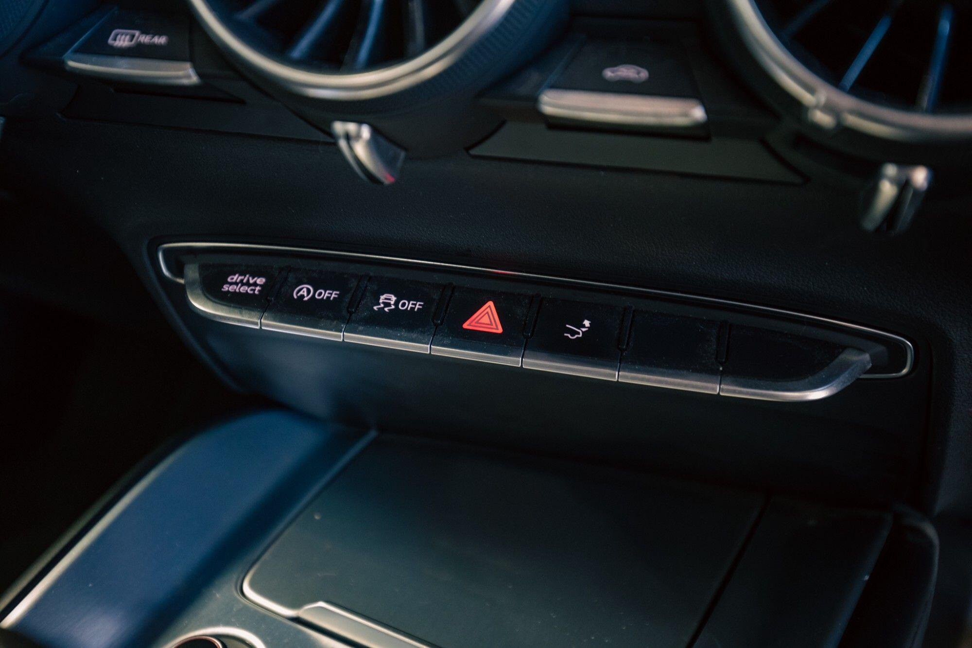 Audi TT view 18