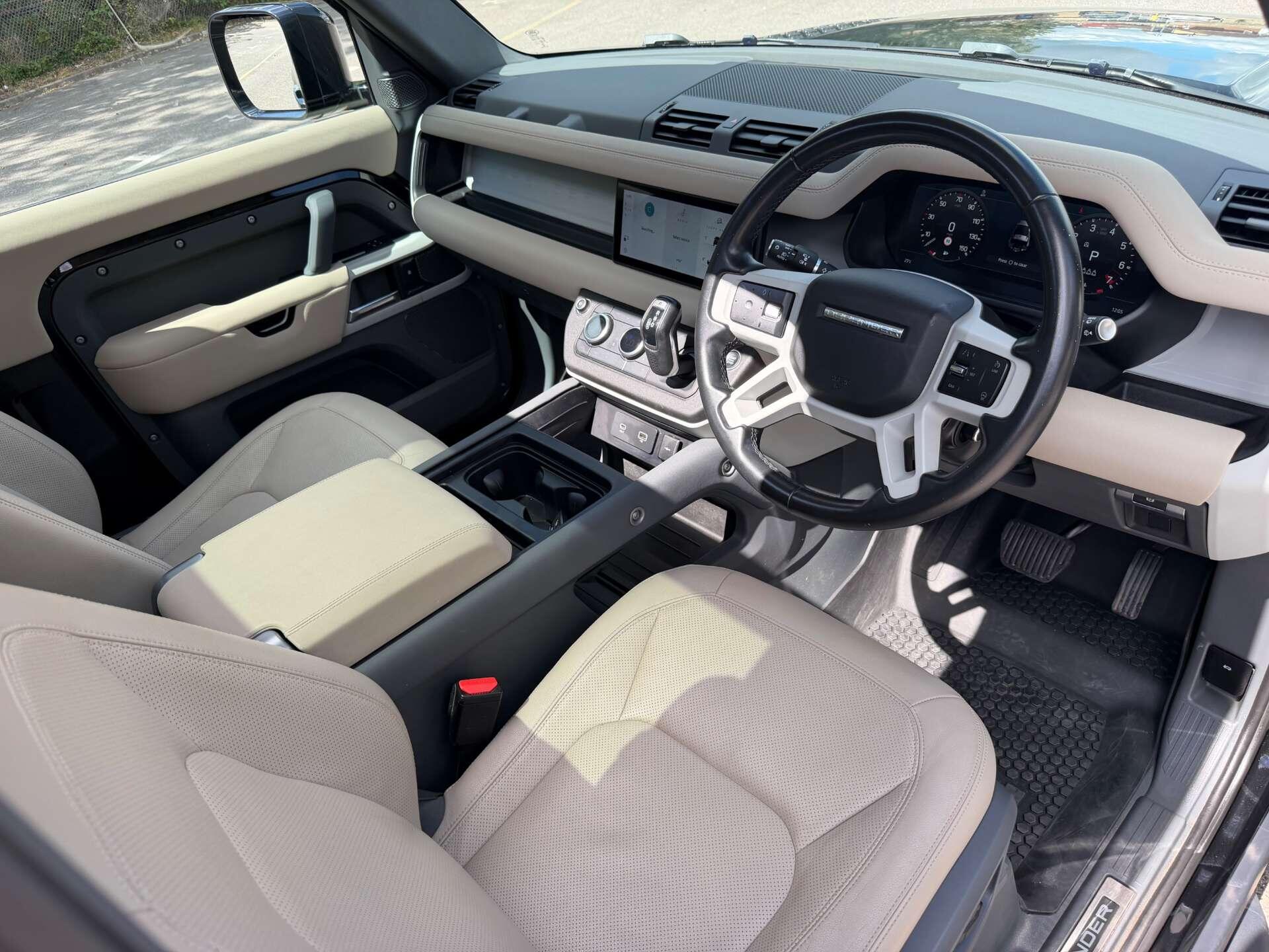 Land Rover Defender view 20
