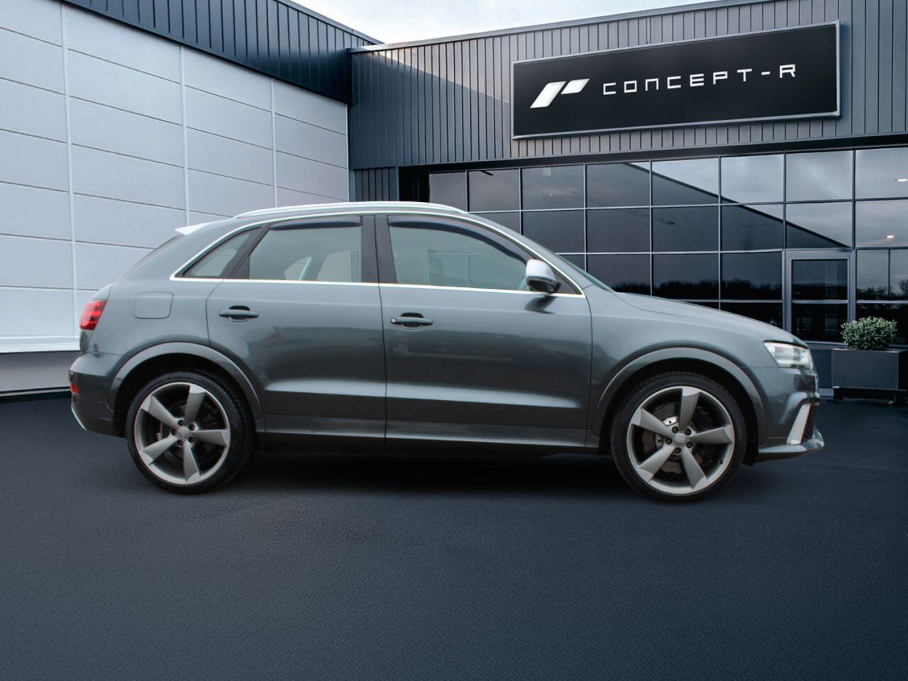 Audi RS Q3 view 3