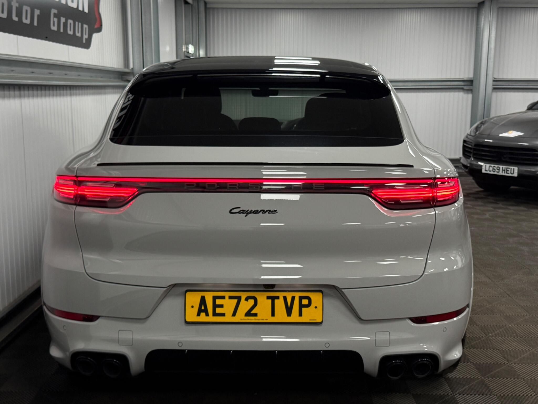 Porsche Cayenne view 13