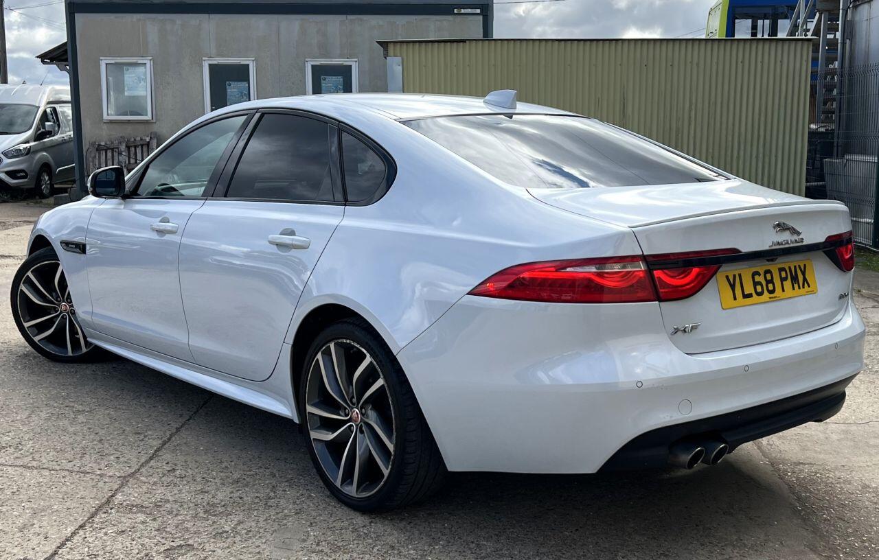 Jaguar XF view 4