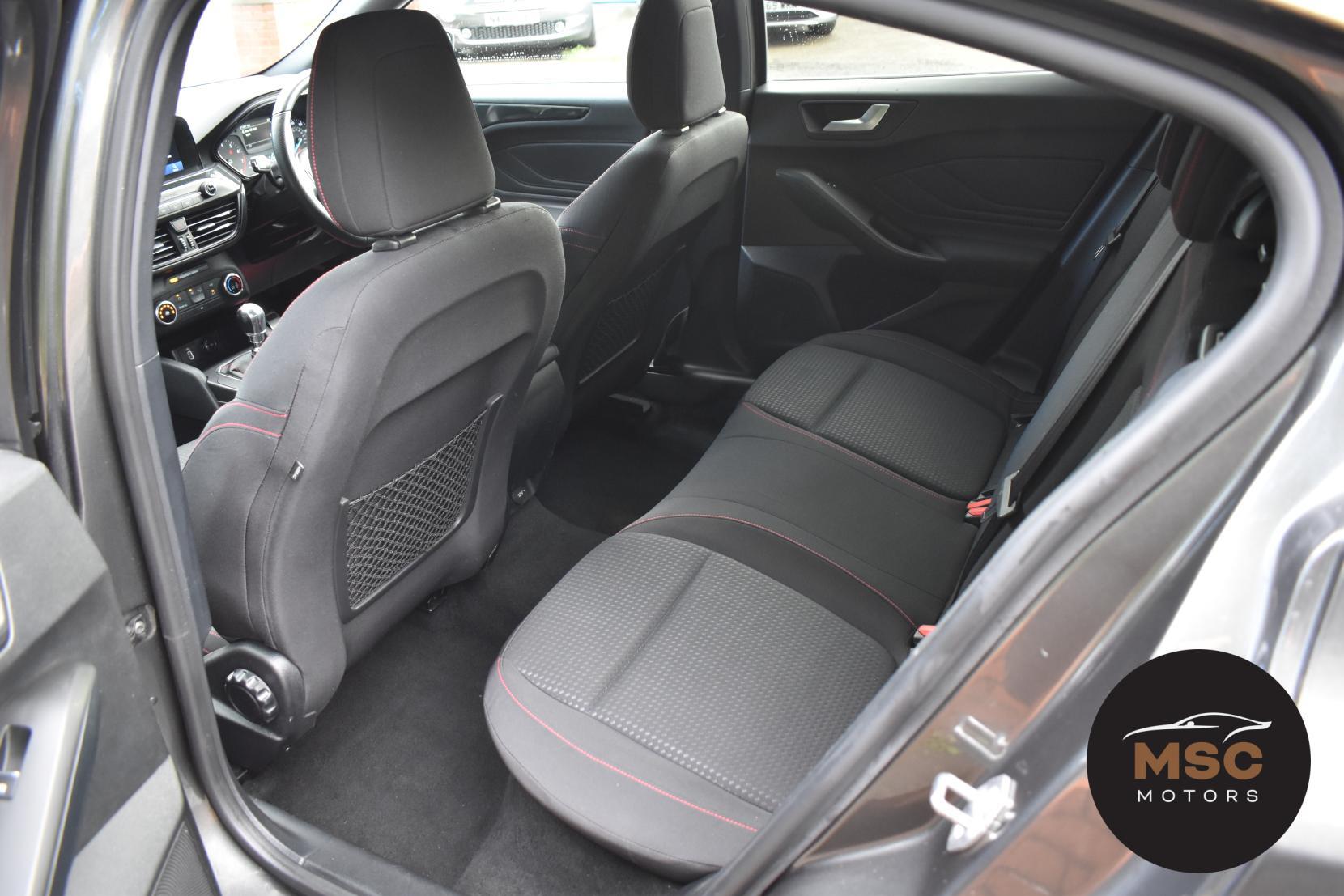 Ford Focus view 38