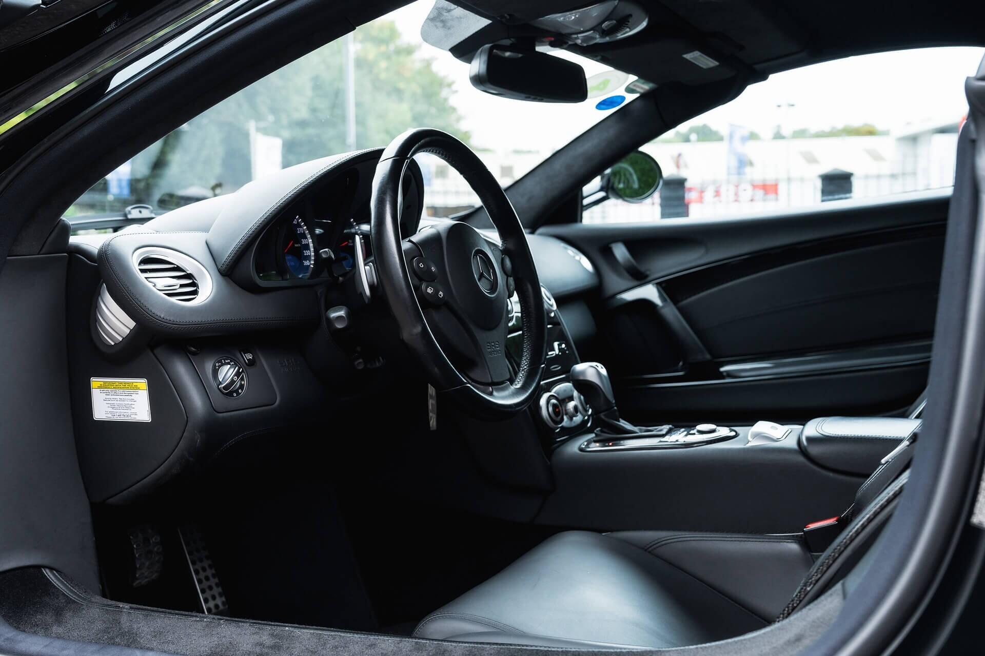 Mercedes-Benz SLR view 36