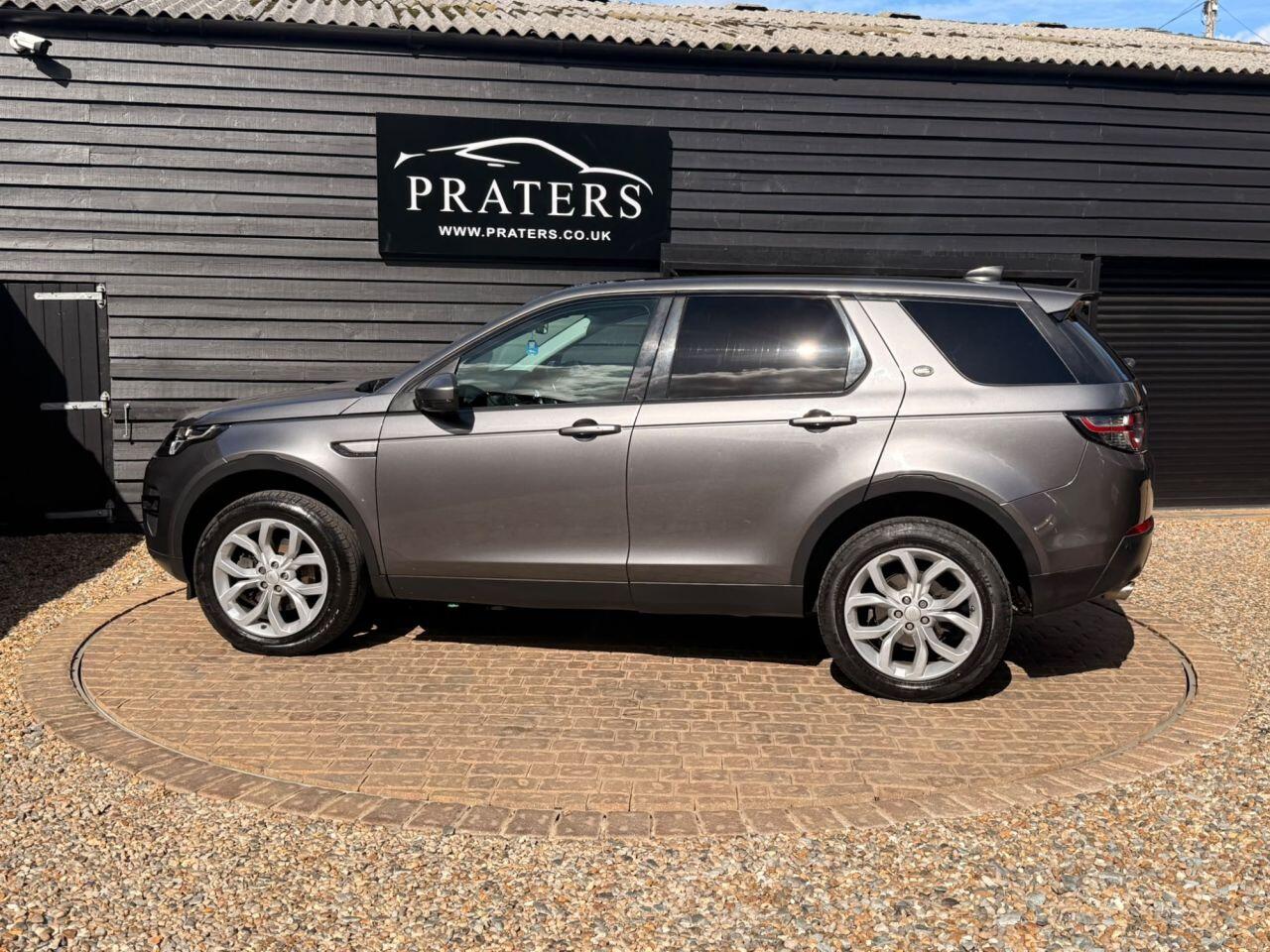Land Rover Discovery Sport view 8
