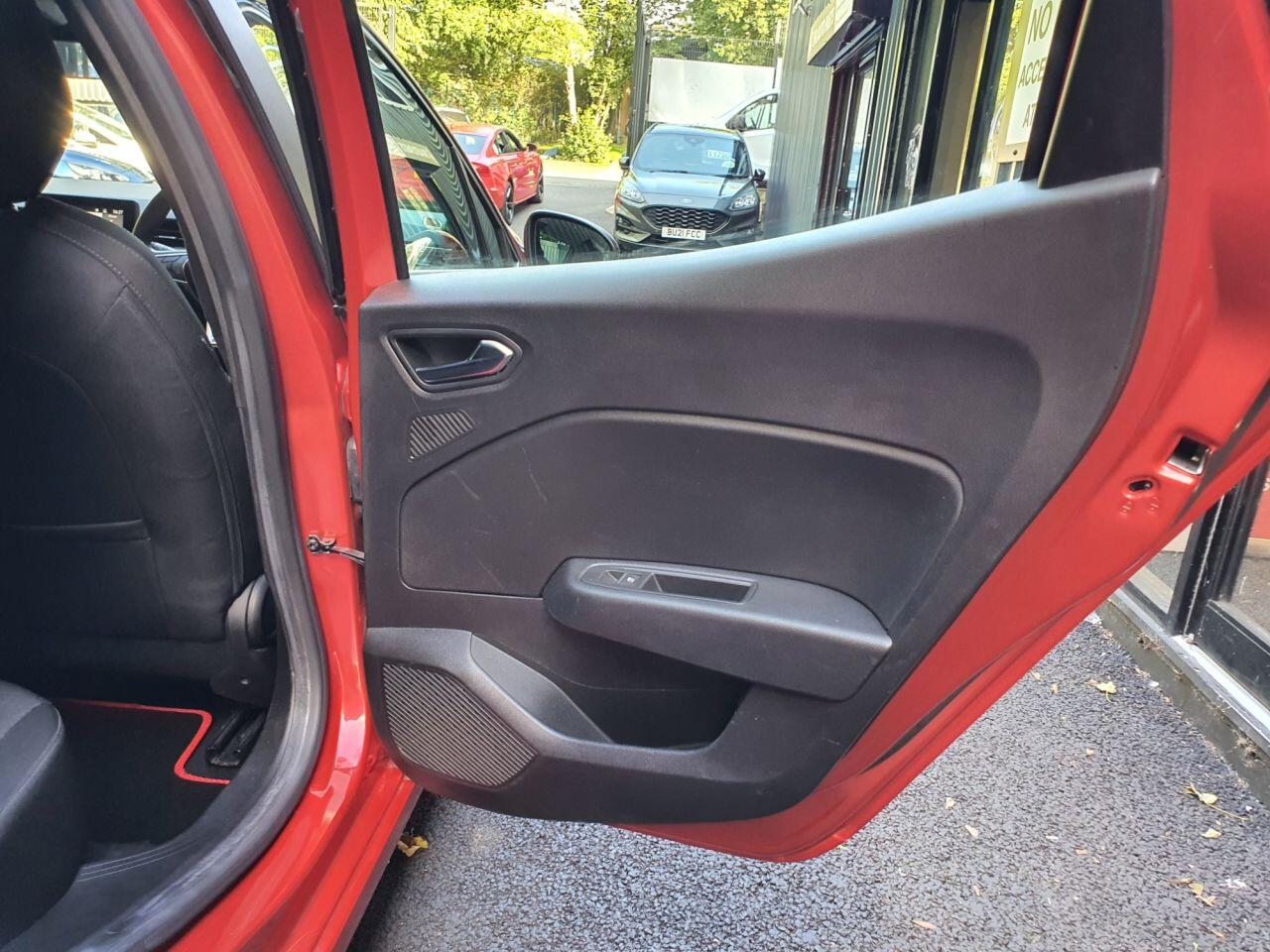 Renault Clio view 16