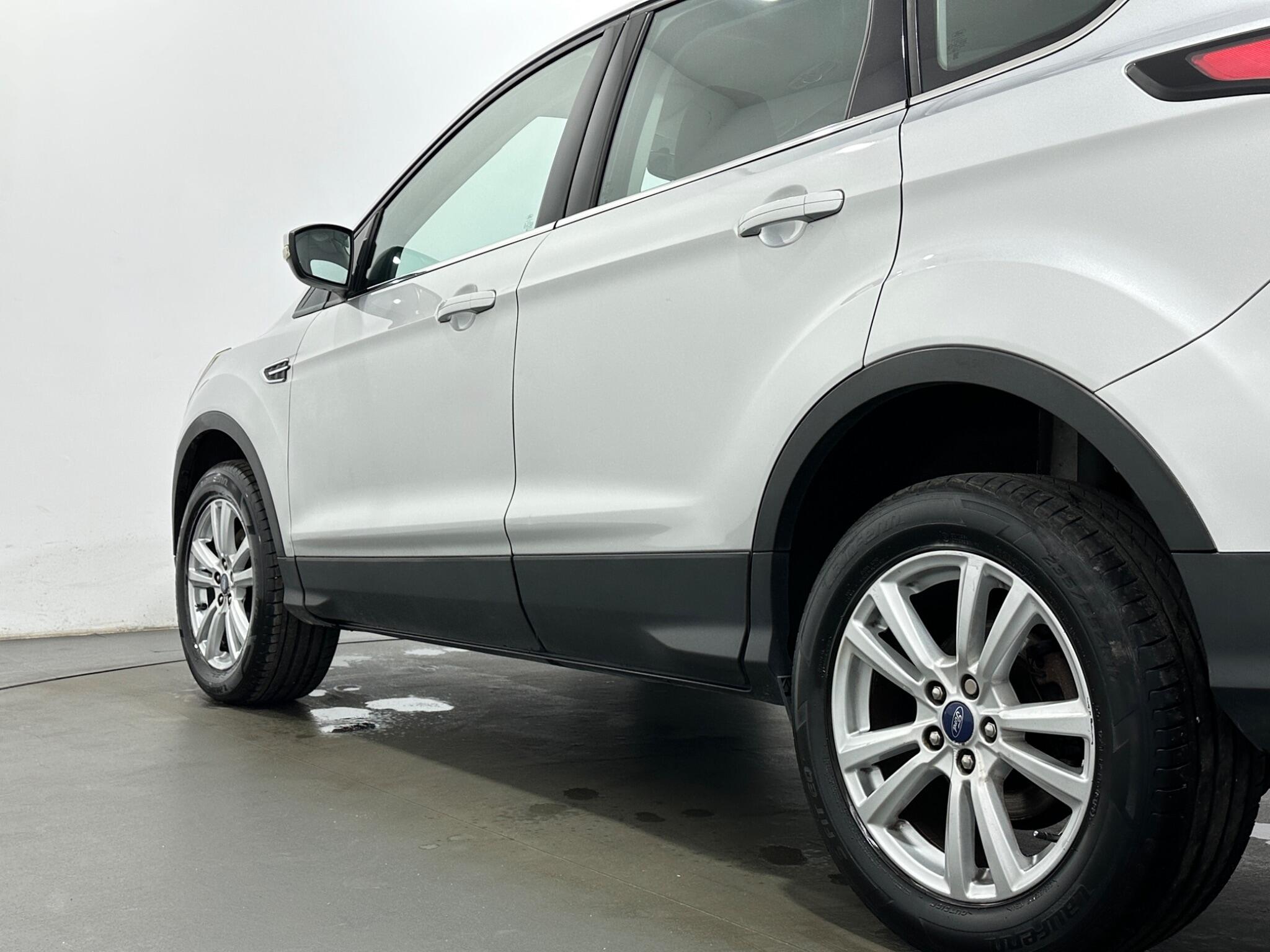 Ford Kuga view 48