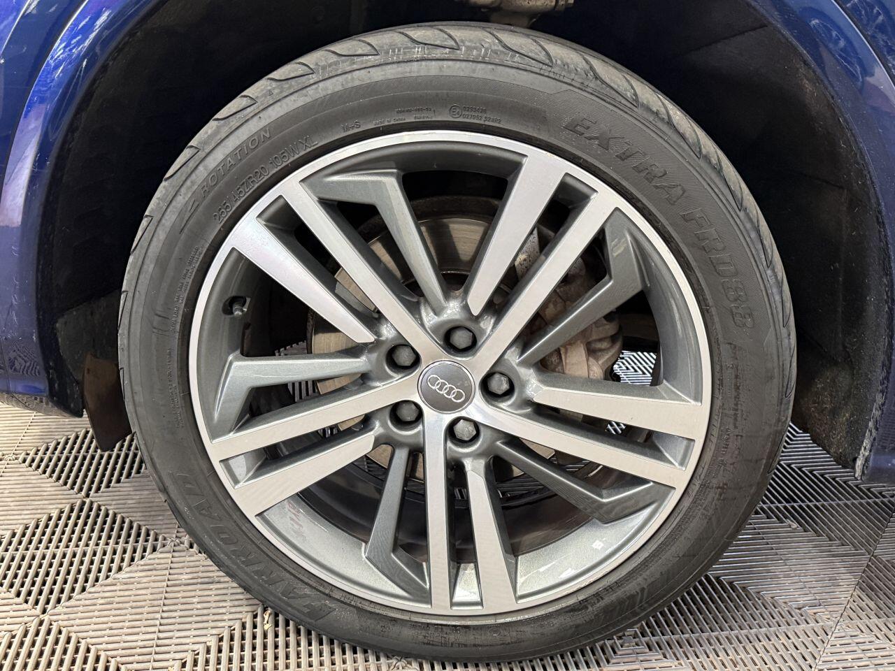 Audi Q5 view 22