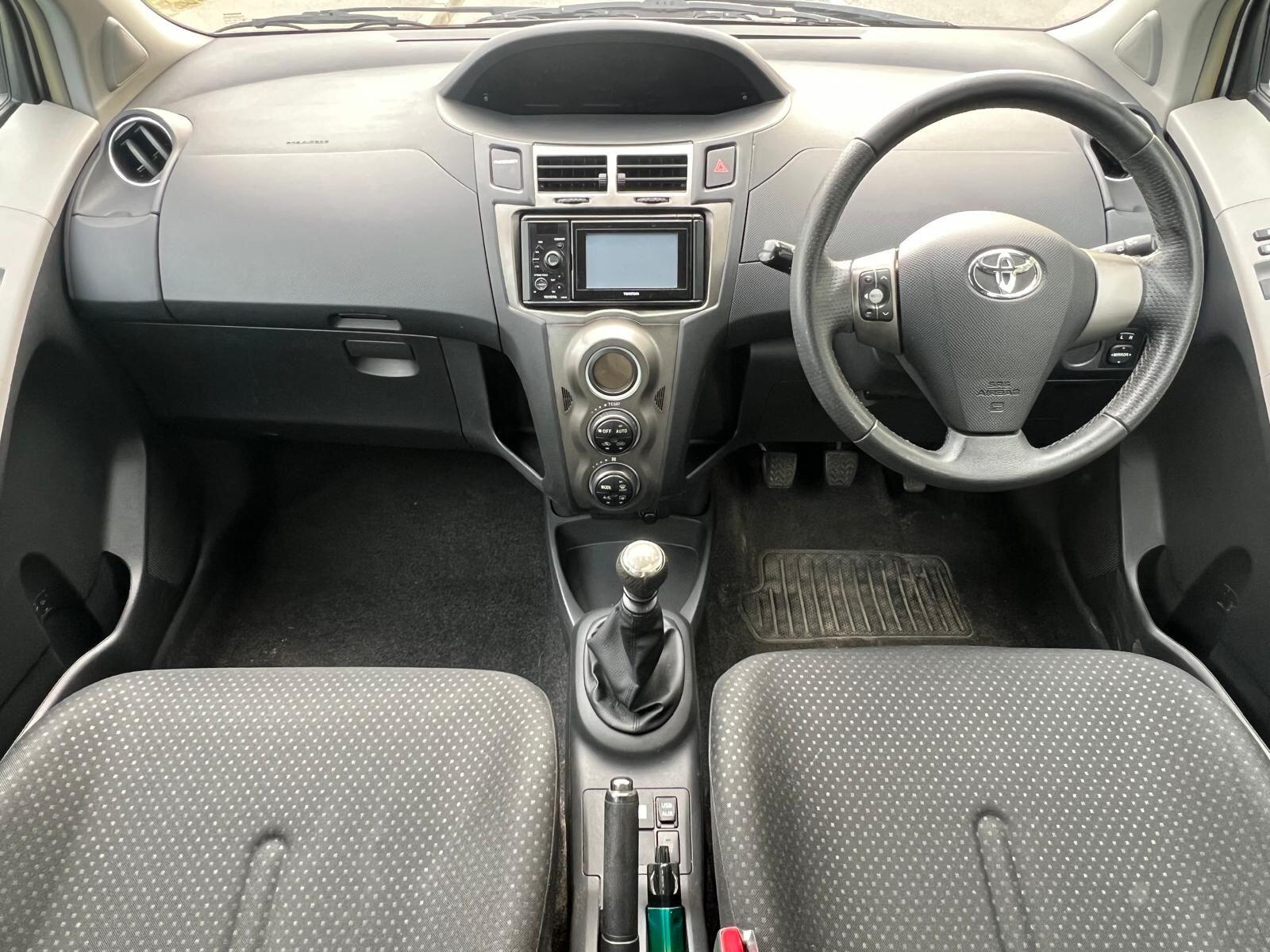 Toyota Yaris view 20