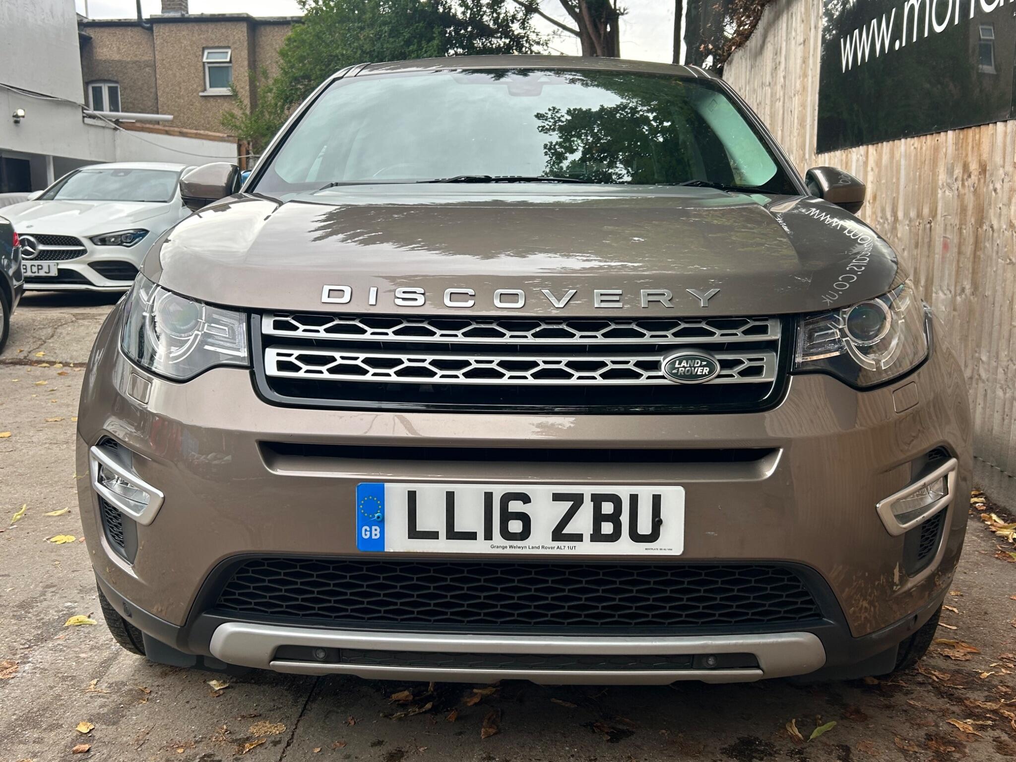 Land Rover Discovery Sport view 19