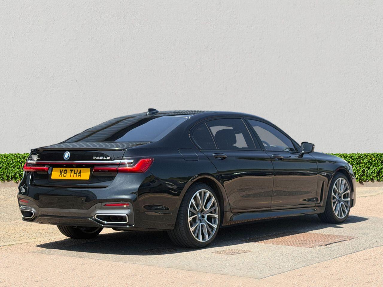 BMW 7 Series view 7