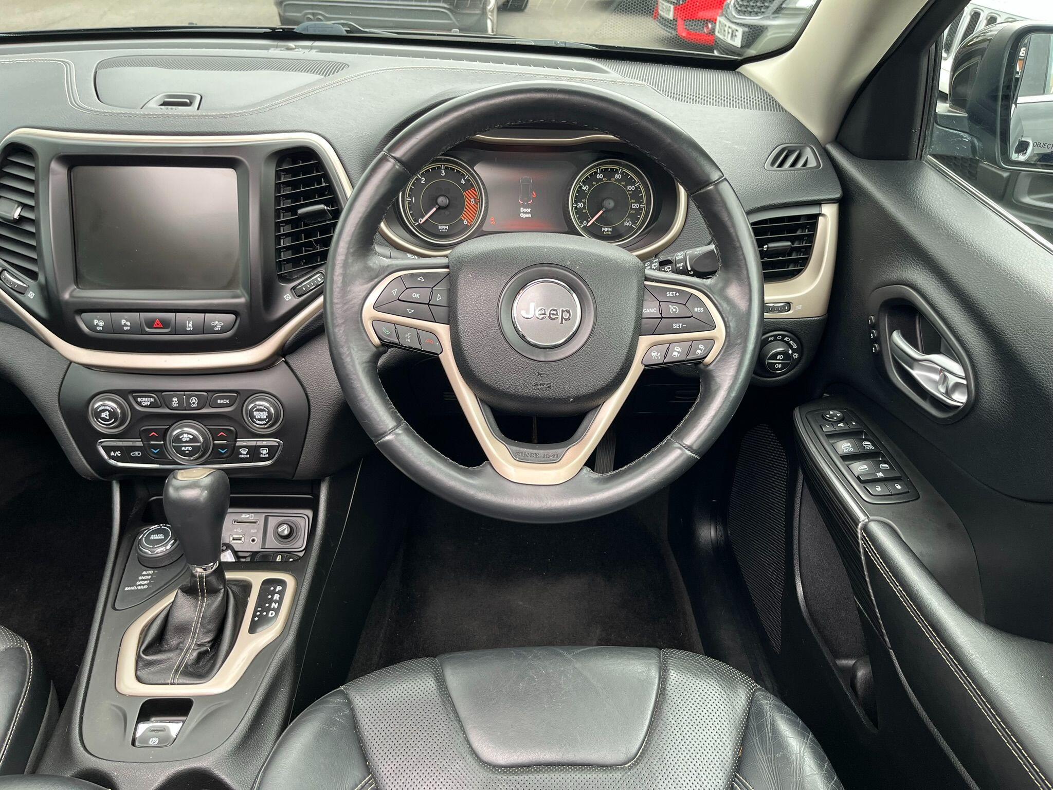 Jeep Cherokee view 41