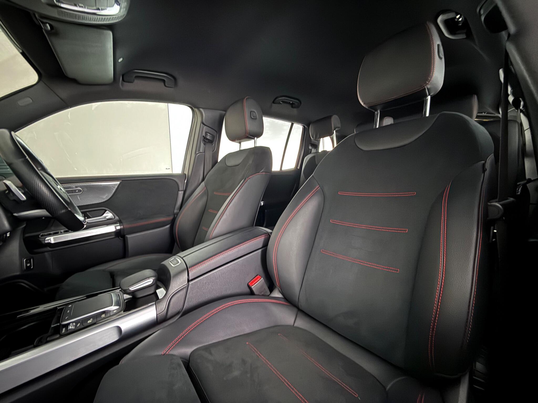 Mercedes-Benz GLB view 33