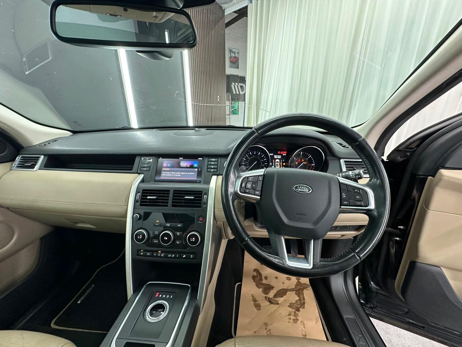 Land Rover Discovery Sport view 37