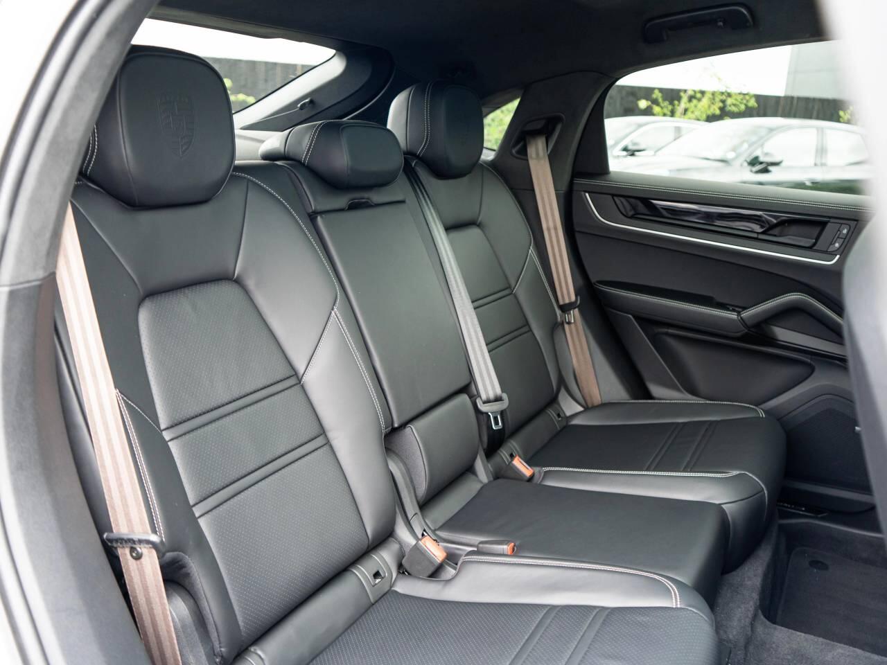 Porsche Cayenne view 49