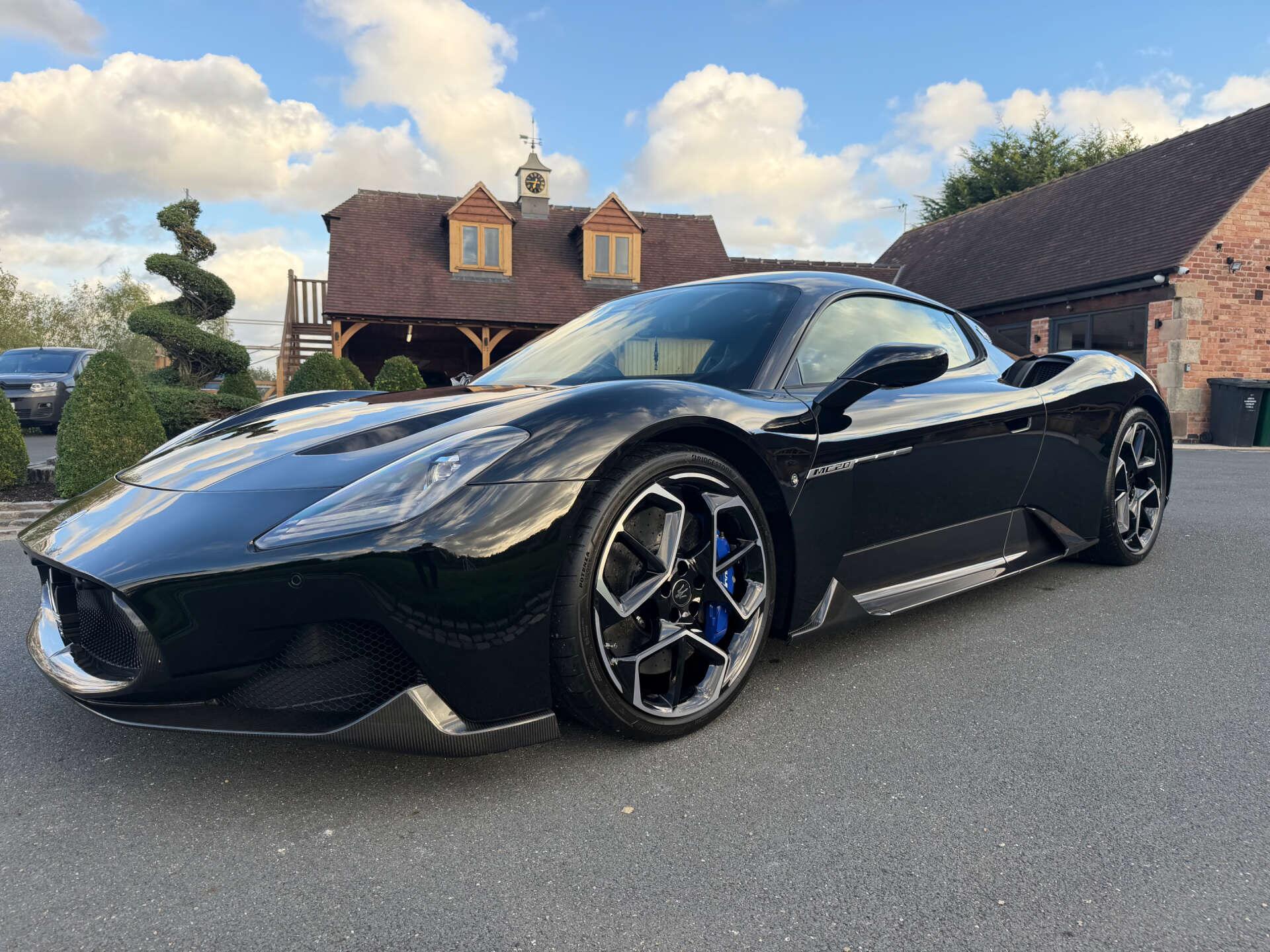 Maserati MC20 view 2