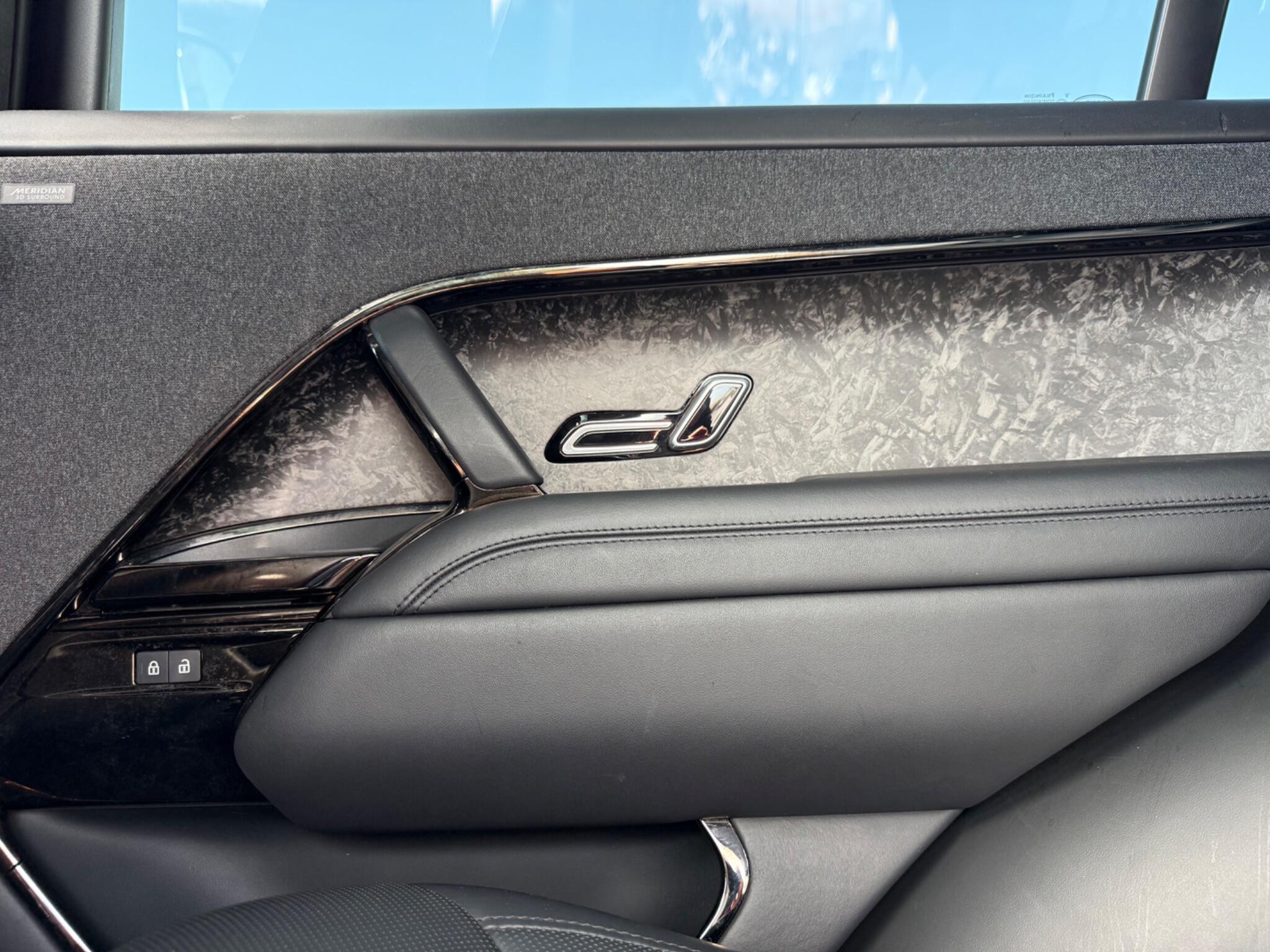 Land Rover Range Rover Sport view 13