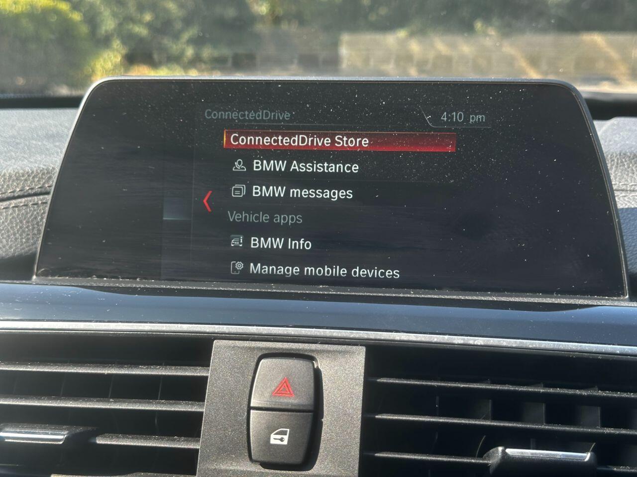 BMW 3 Series view 44