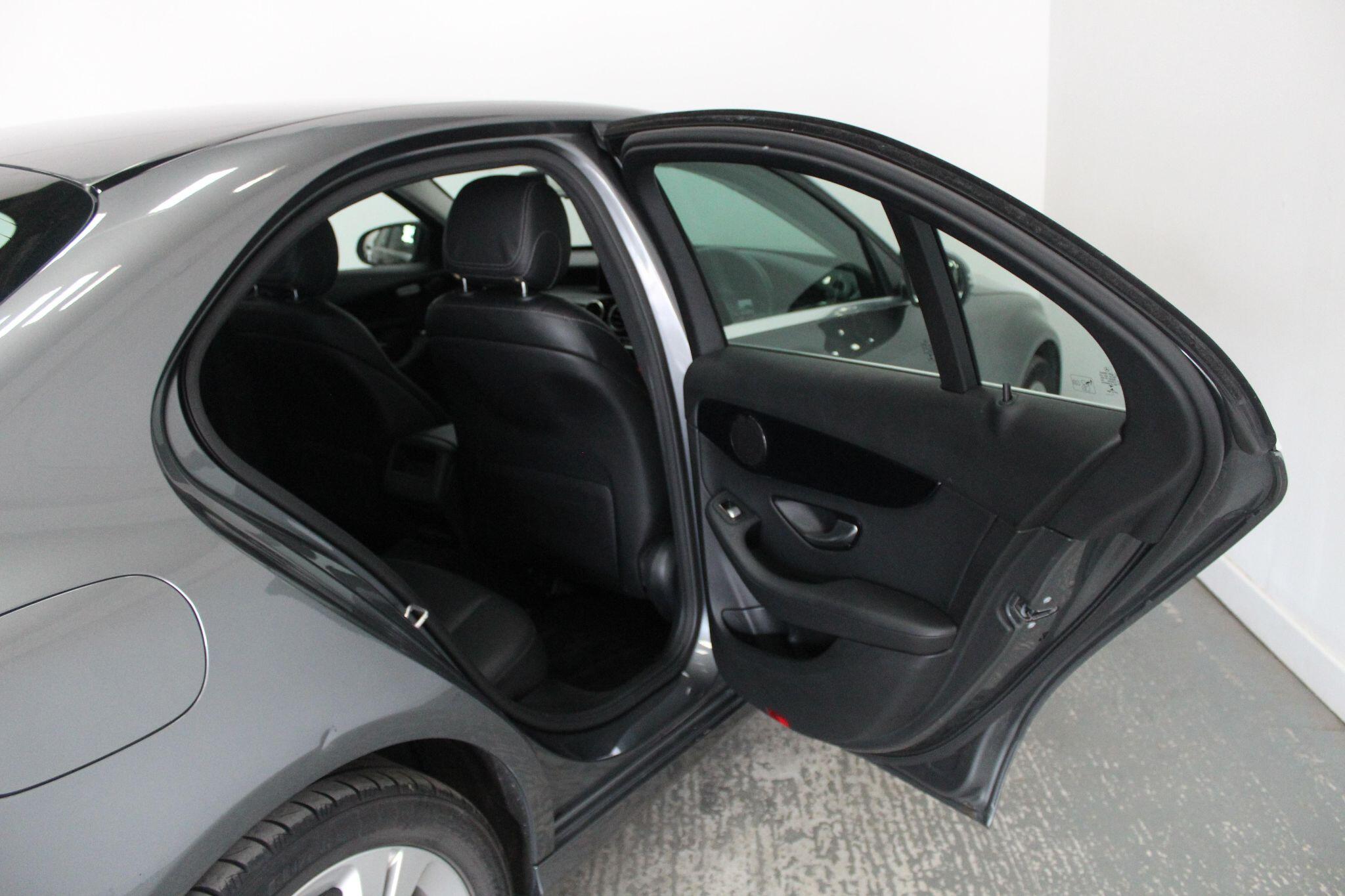 Mercedes-Benz C-Class view 25
