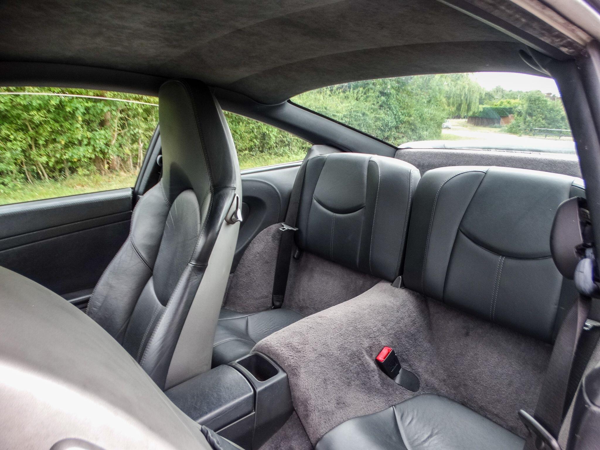 Porsche 911 view 16