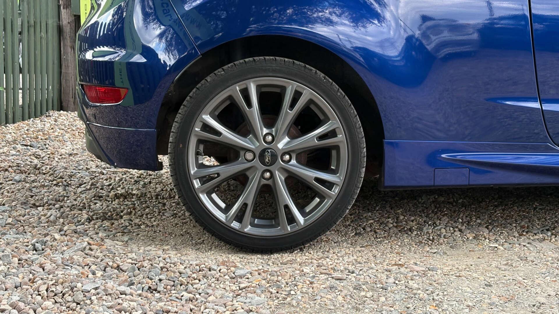Ford Fiesta view 27