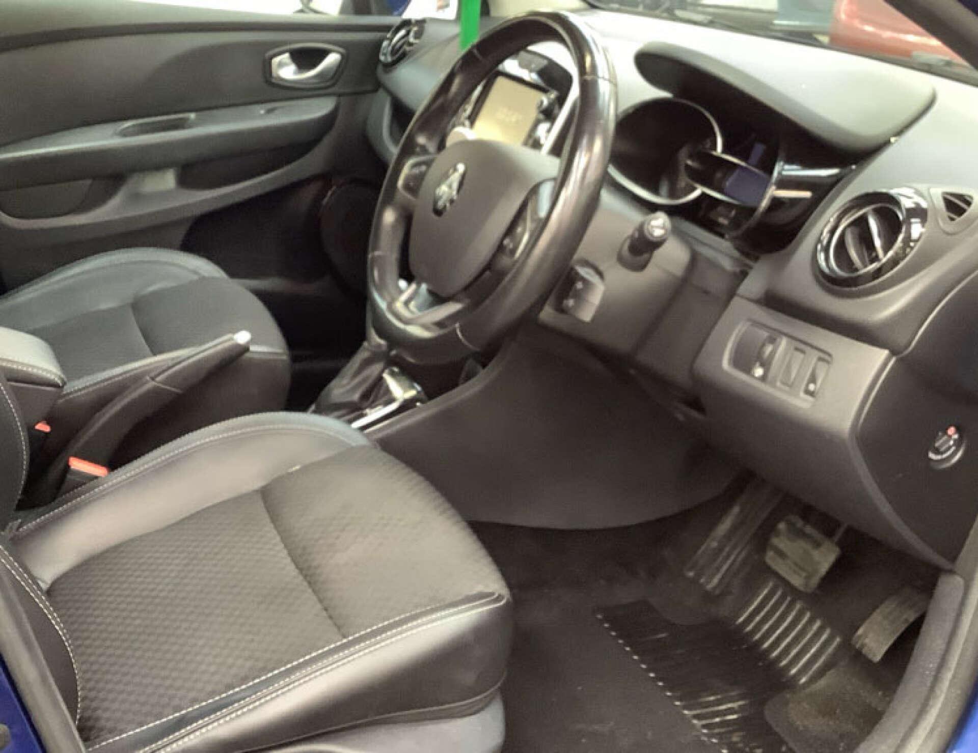 Renault Clio view 4