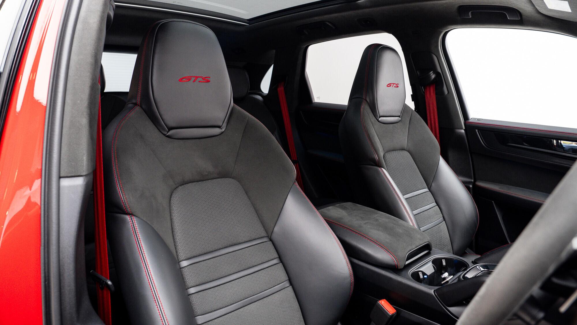 Porsche Cayenne view 6