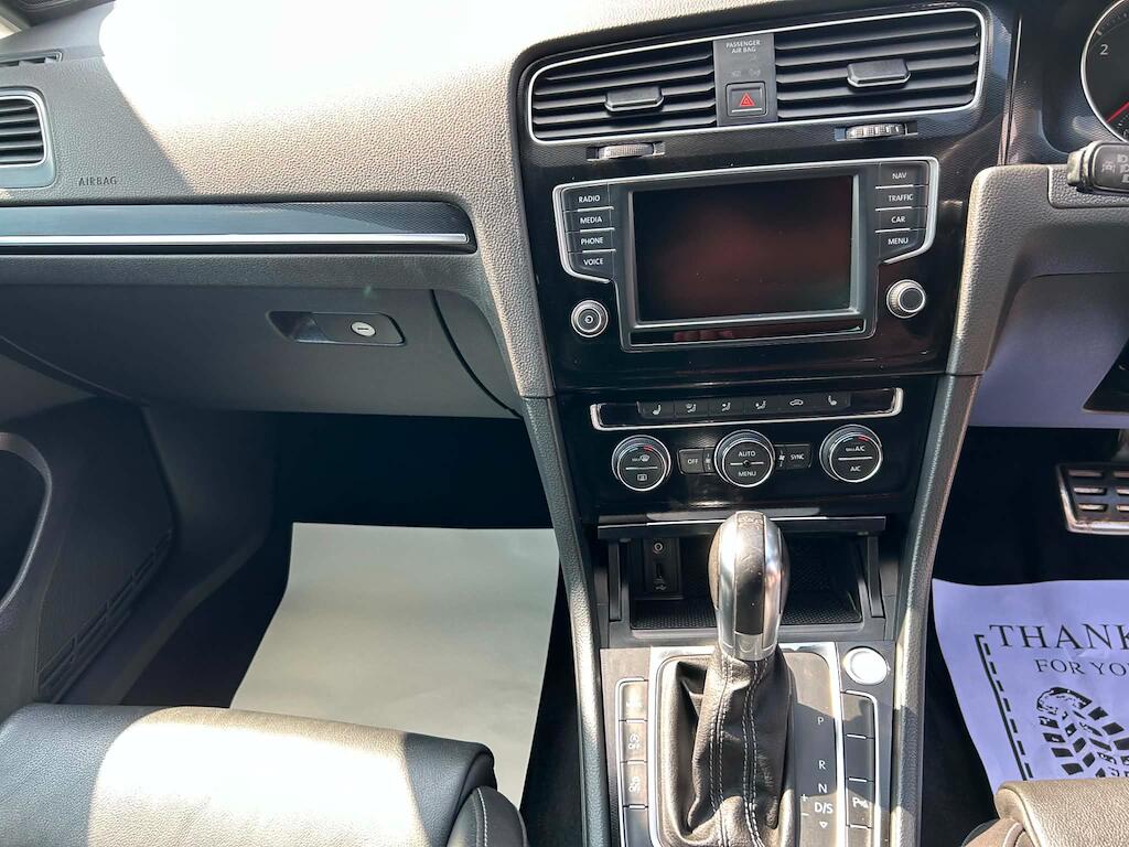 Volkswagen Golf view 10