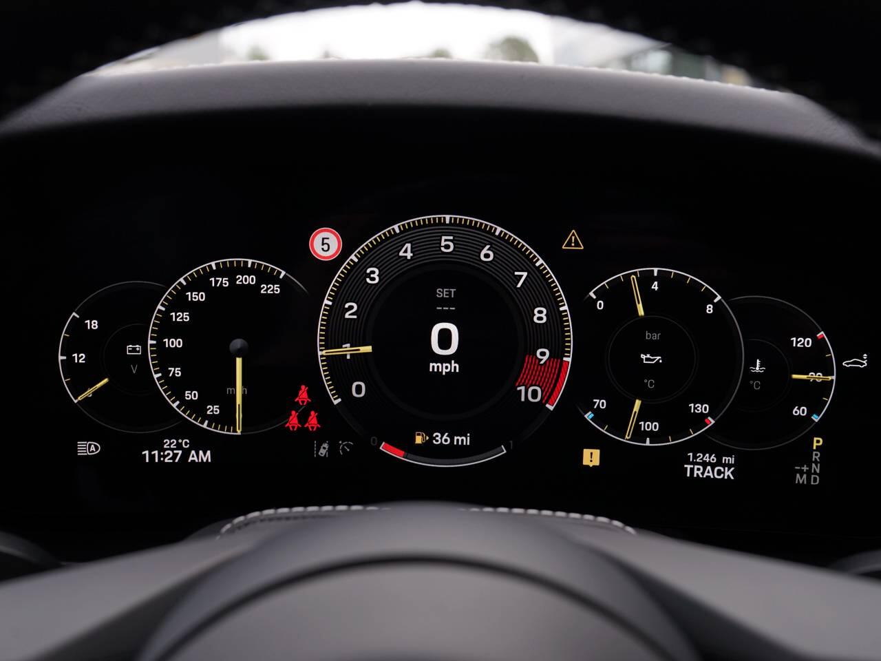Porsche 911 view 17