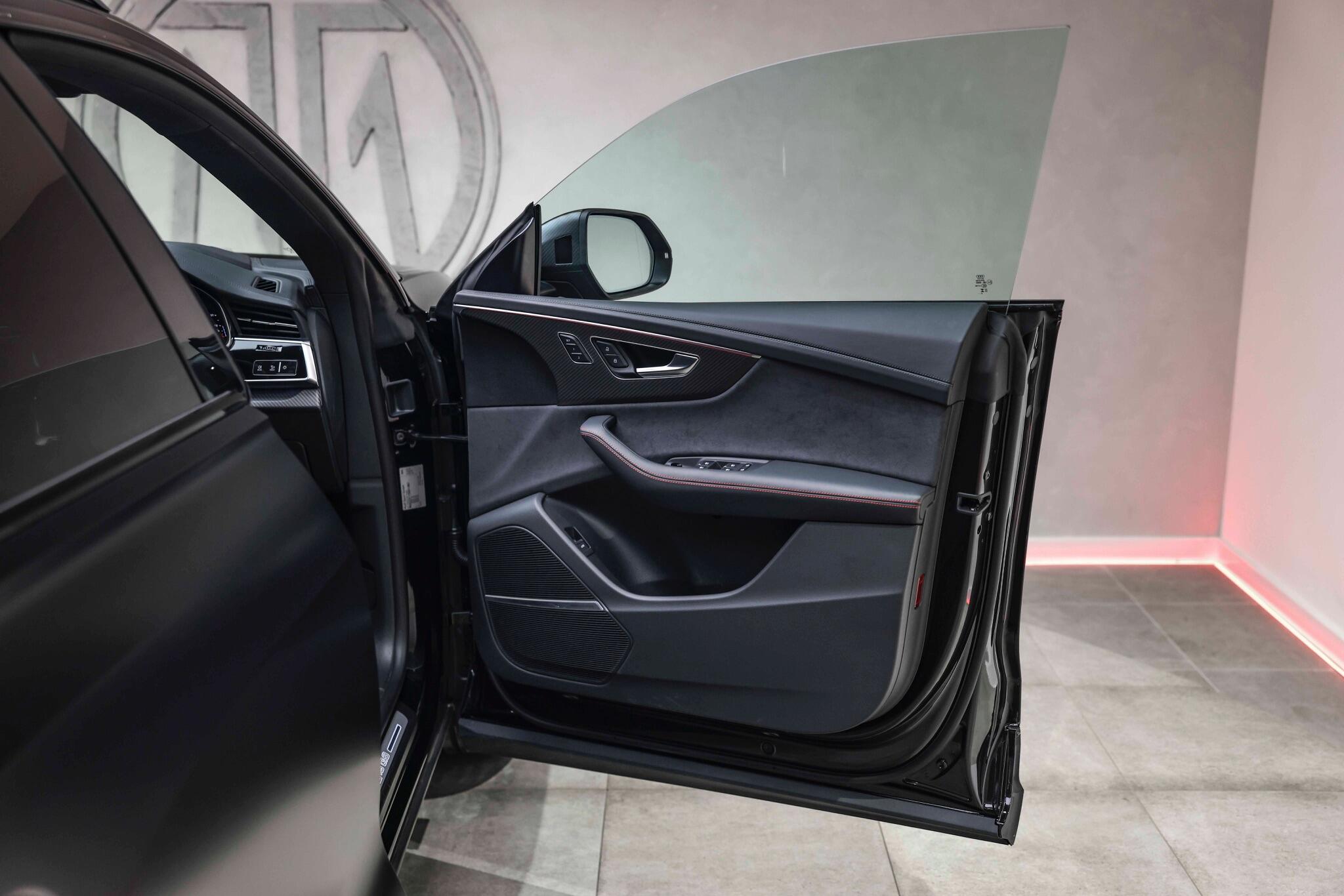 Audi RSQ8 view 36