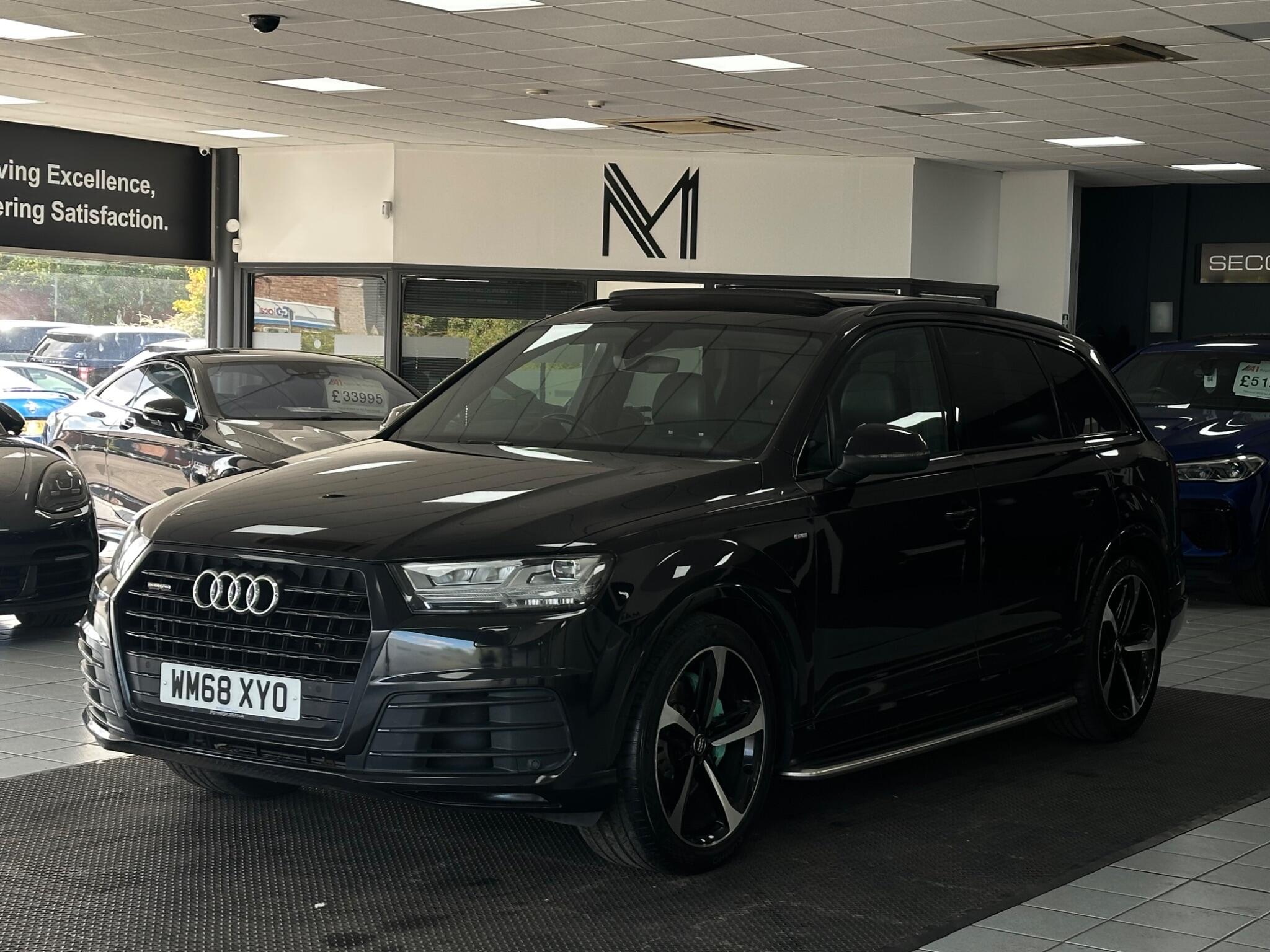 Audi Q7 view 6