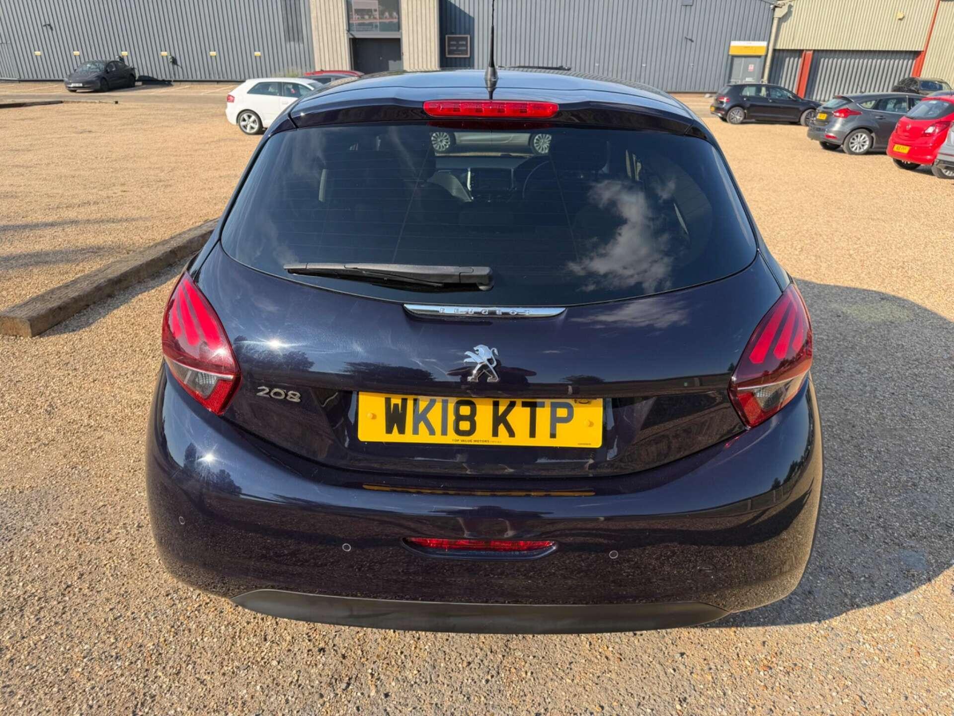 Peugeot 208 view 6